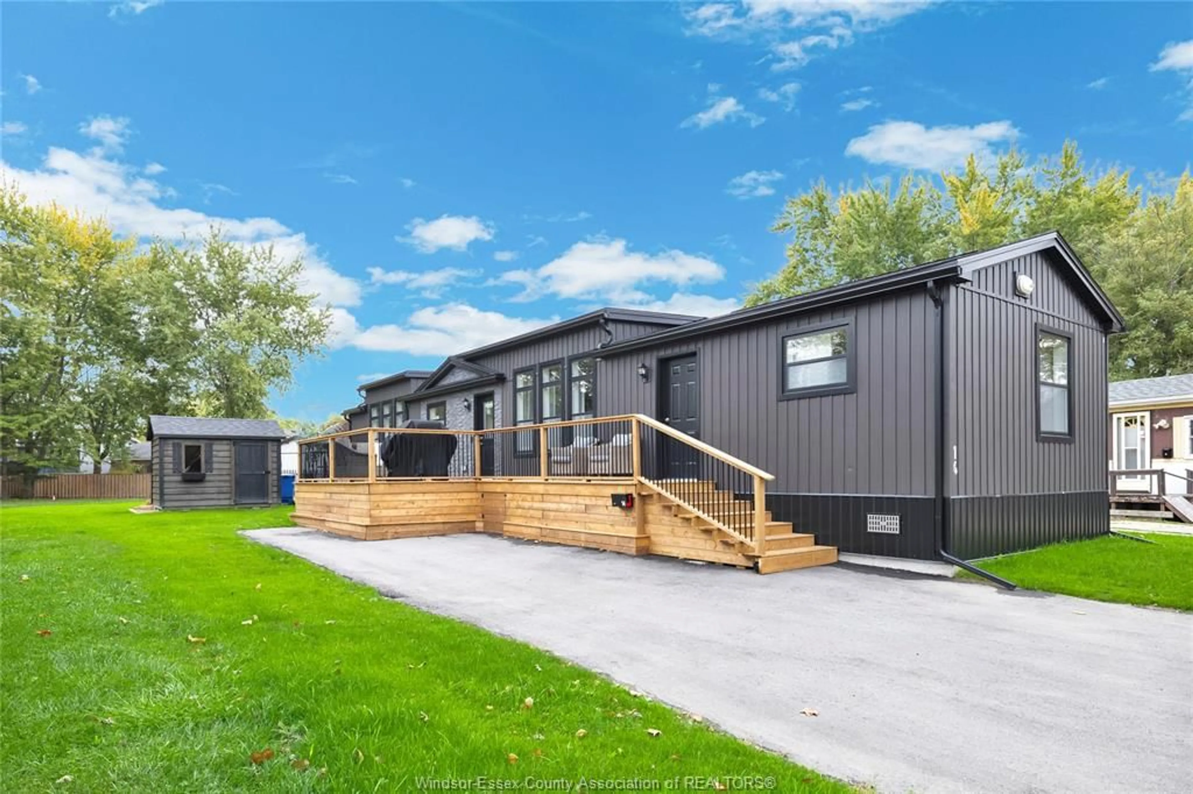 Home with vinyl exterior material, unknown for 14 DANA, Essex Ontario N8M 1Y9