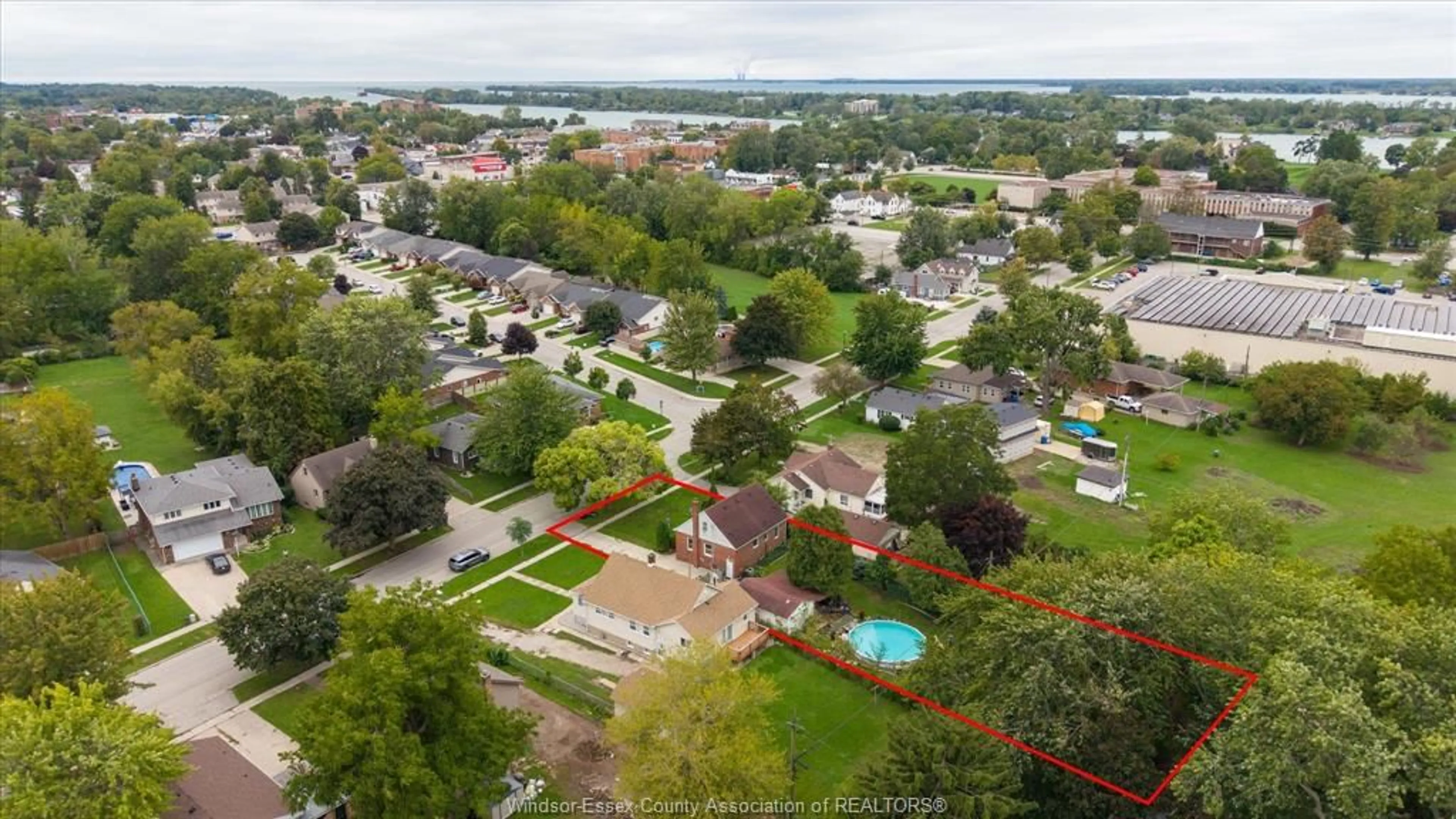 A pic from outside/outdoor area/front of a property/back of a property/a pic from drone, unknown for 170 FORT, Amherstburg Ontario N9V 1B8