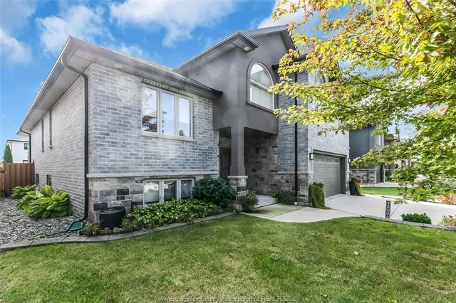 1385 CANCUN St, Windsor 2