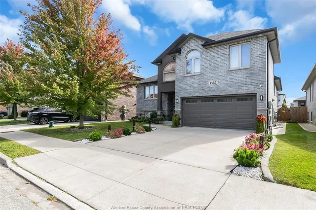1385 CANCUN St, Windsor 3