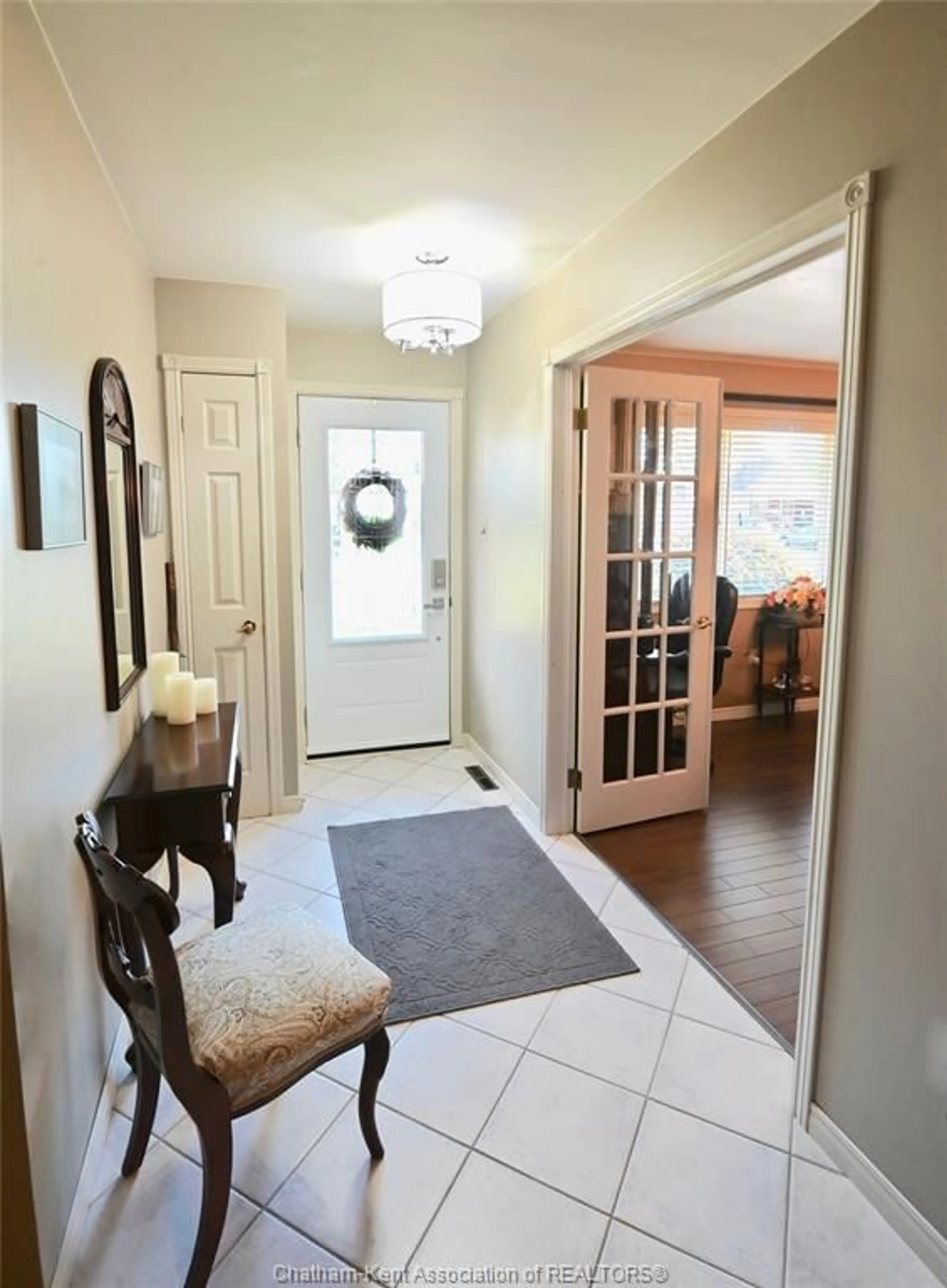 Indoor entryway for 59 Oak St, Ridgetown Ontario N0P 2C0