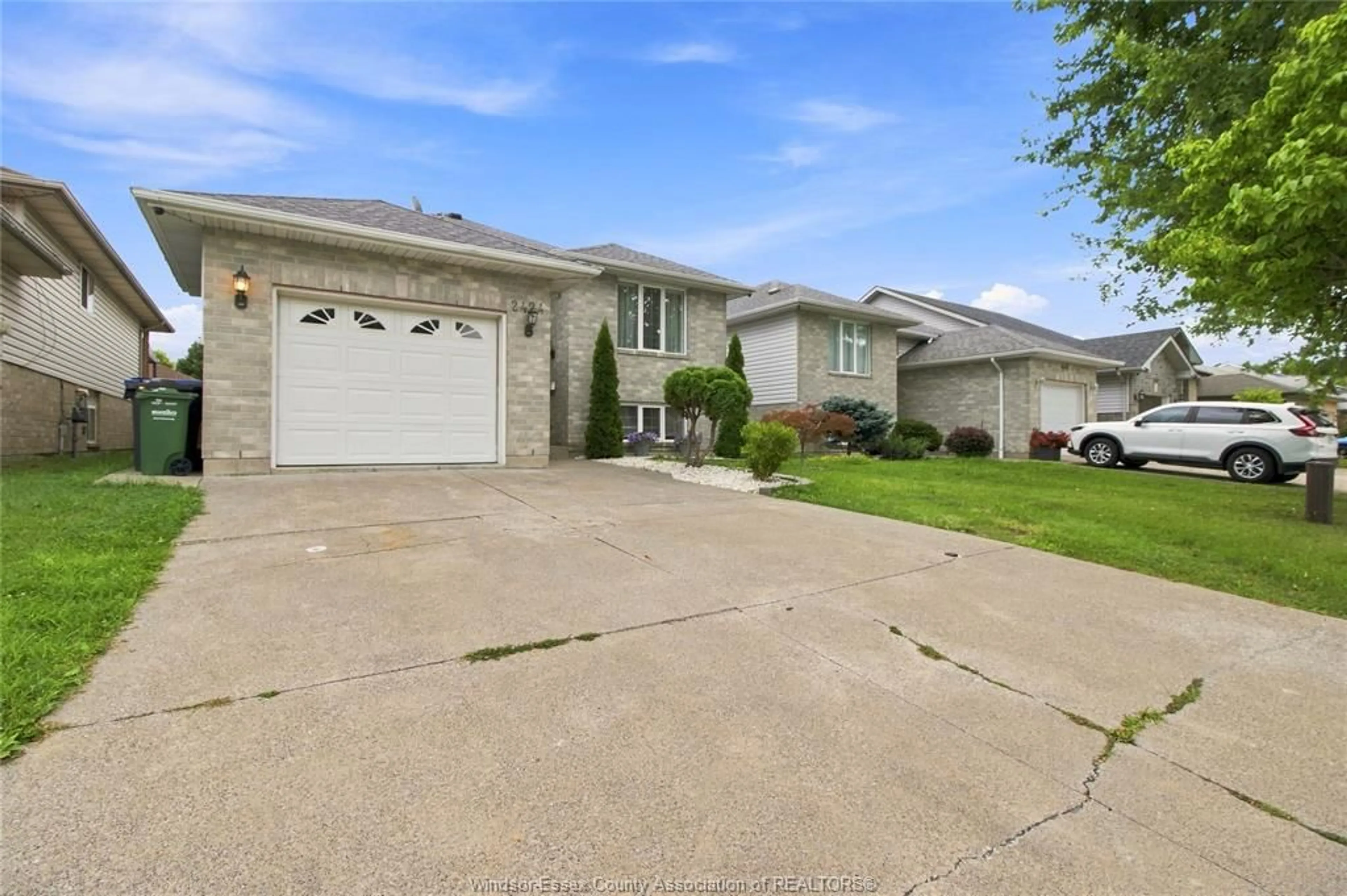 Unknown for 2424 TIMBERCREST Ave, Windsor Ontario N8P 1S2