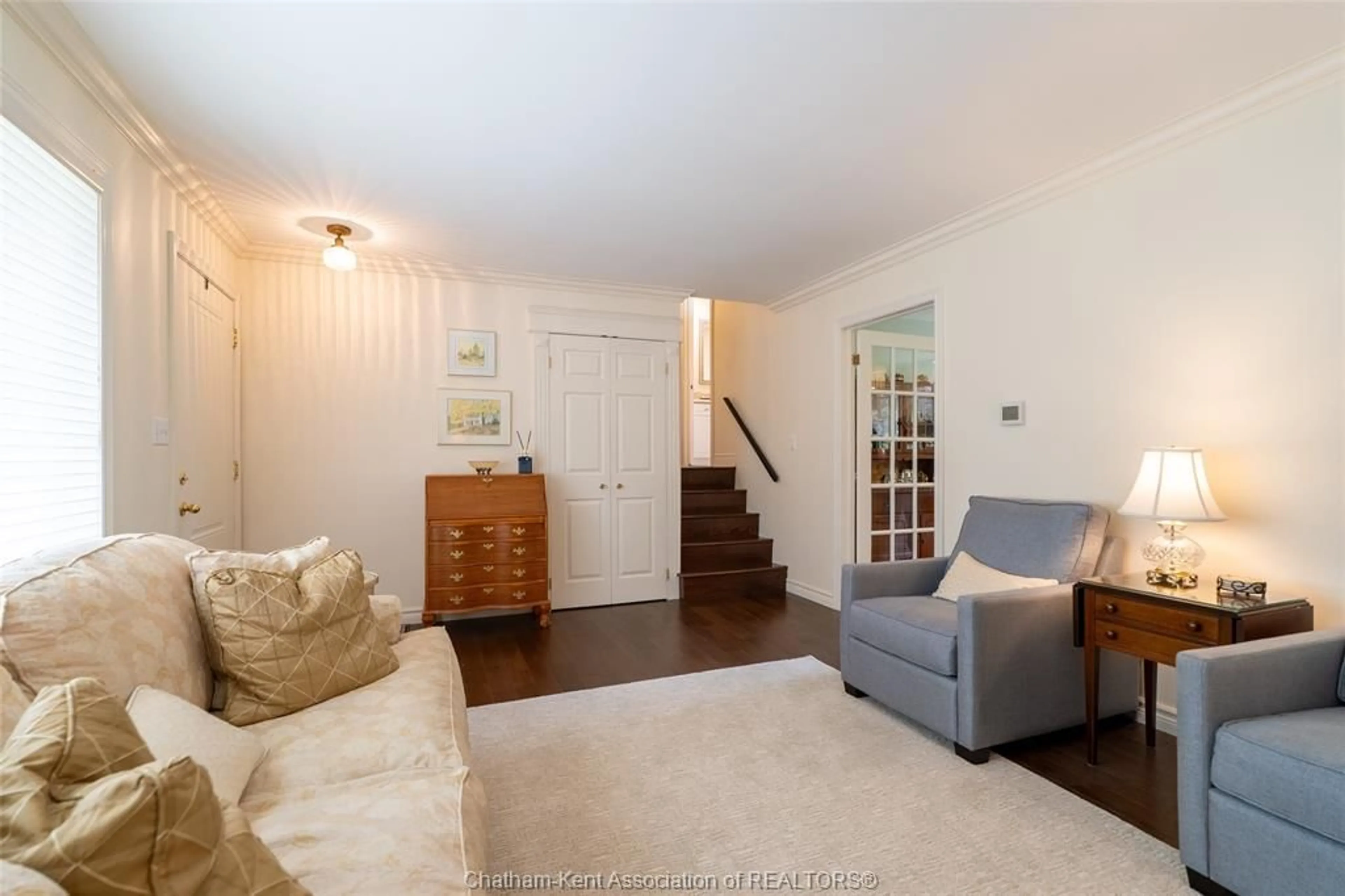 Living room with furniture, unknown for 19 Glengarry Cres, Chatham Ontario N7L 4J1