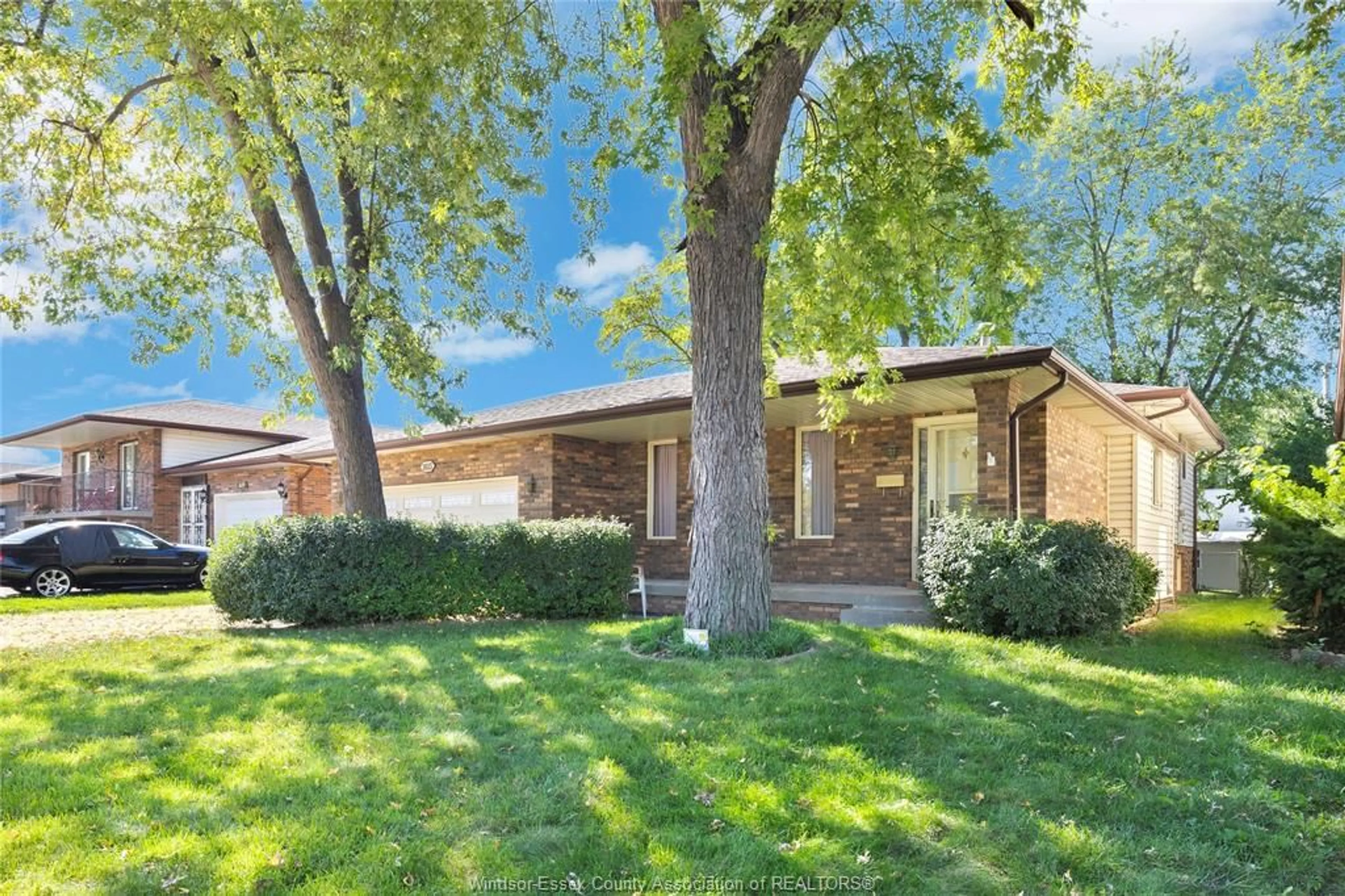 Home with brick exterior material, street for 1613 EVERTS, Windsor Ontario N9B 3E4