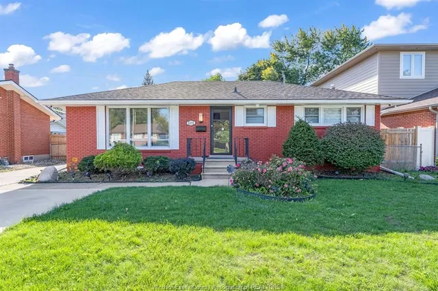4131 Mount Royal Dr, Windsor 2