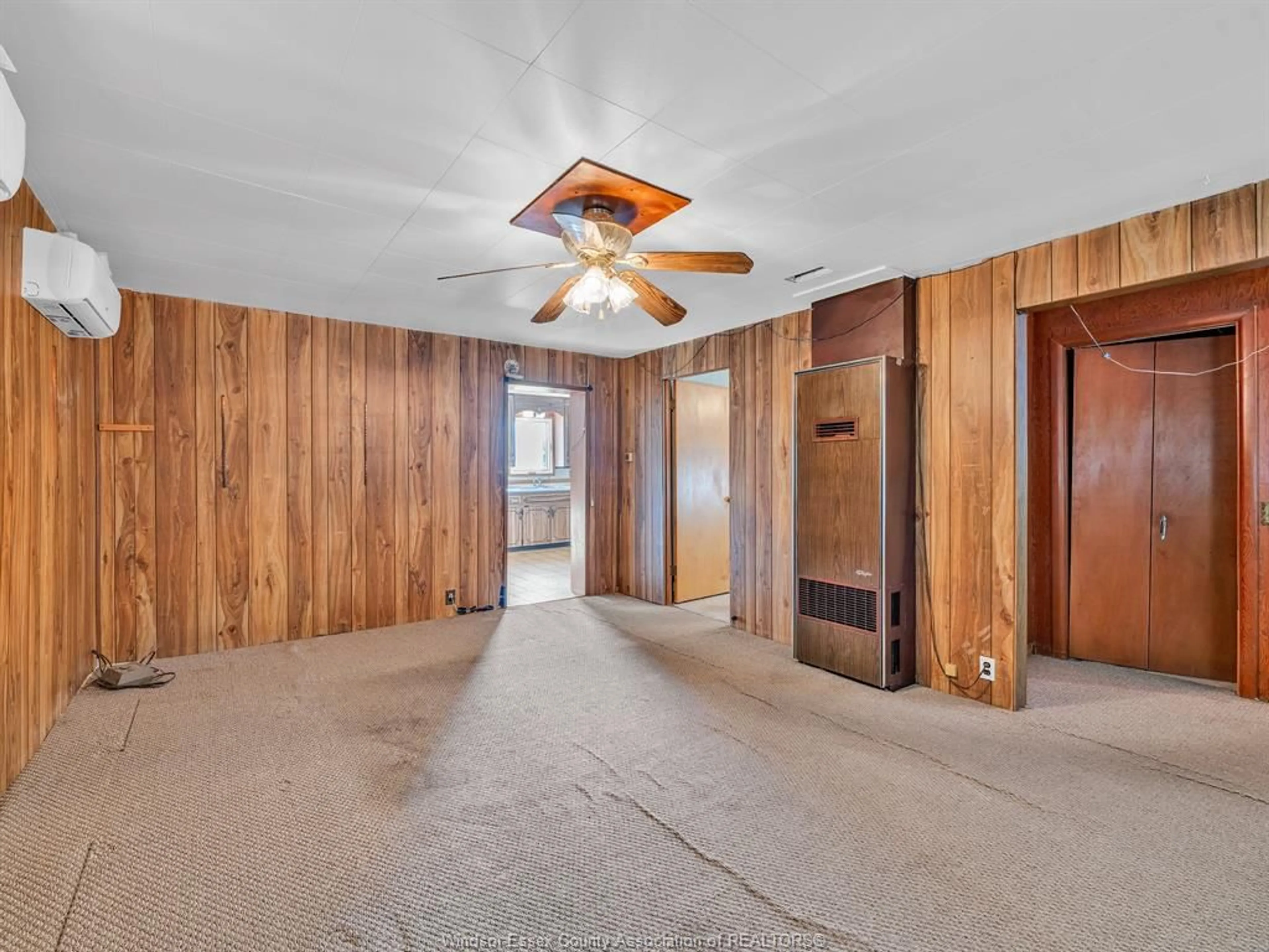 Indoor foyer for 263 BROCK, Amherstburg Ontario N9V 2H4