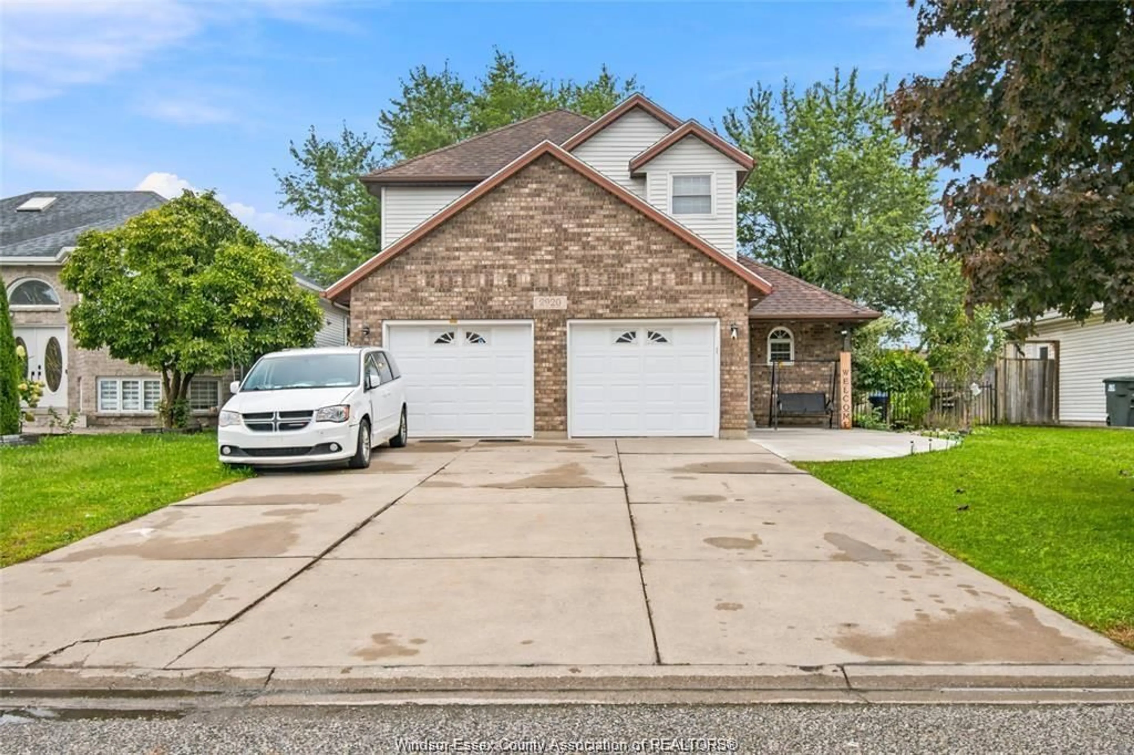 Unknown for 2920 STRAWBERRY Dr, Tecumseh Ontario N9K 1C1