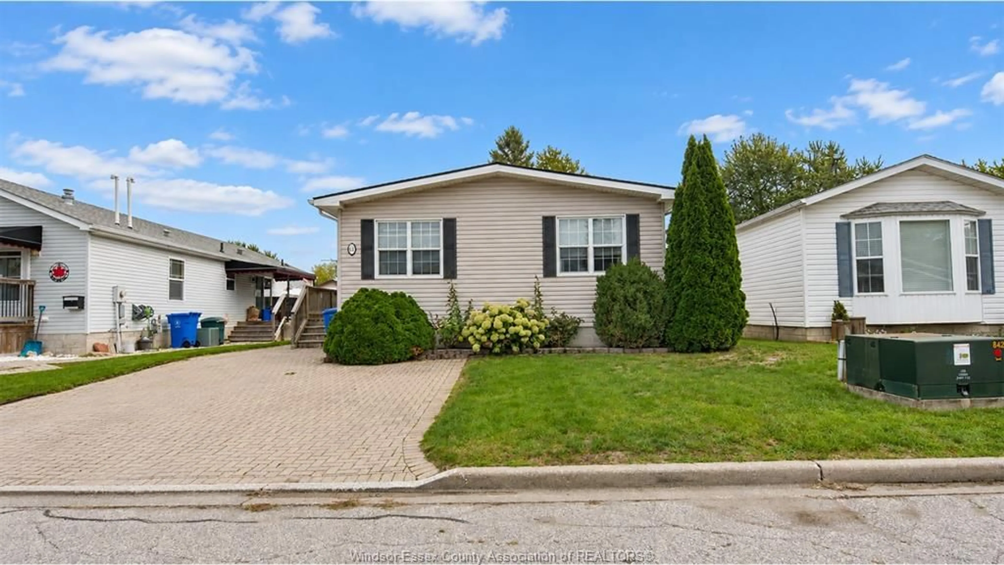 Home with vinyl exterior material, street for 62 MALDEN HILL Dr, Amherstburg Ontario N9V 3E1