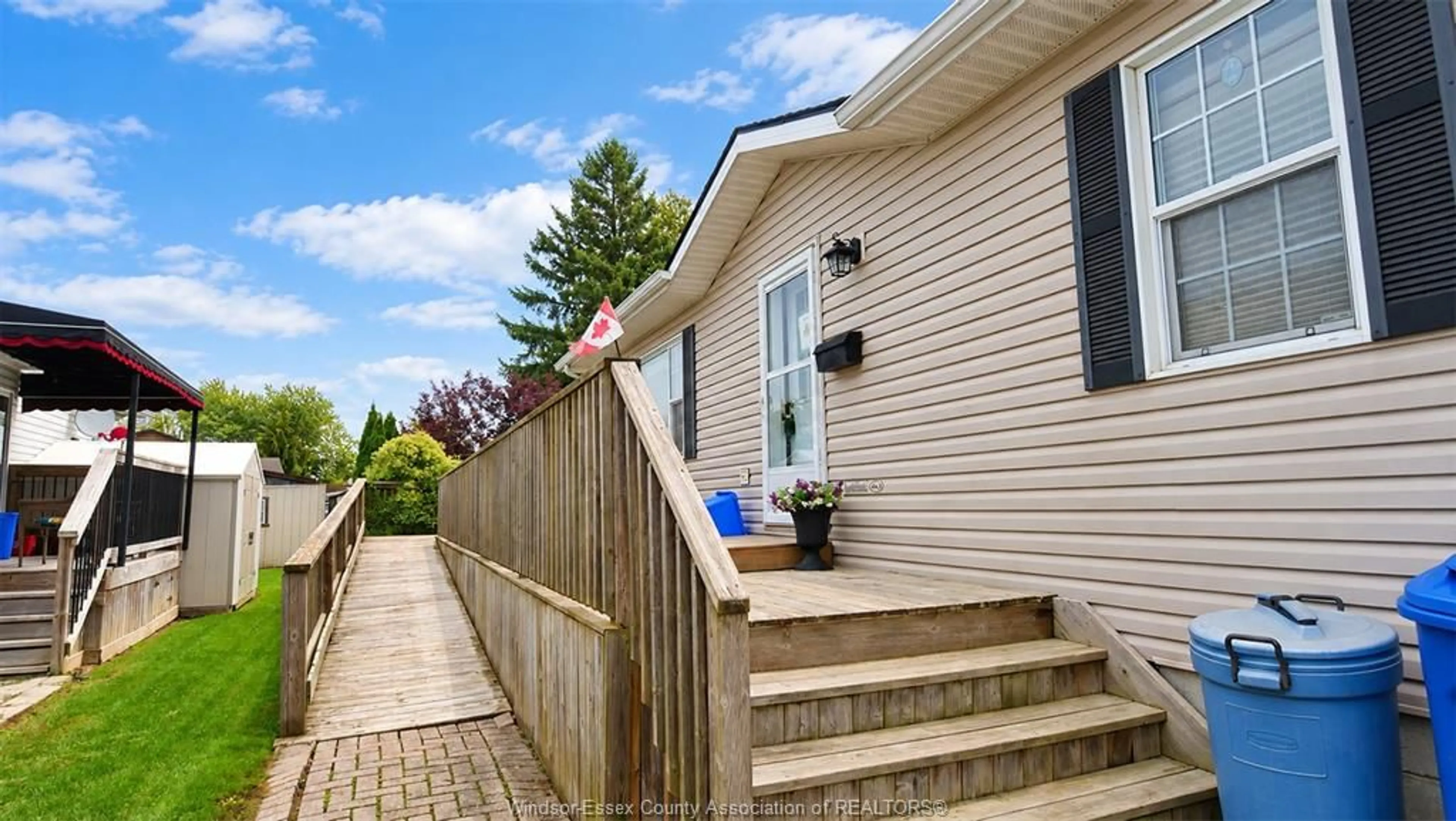 Patio, street for 62 MALDEN HILL Dr, Amherstburg Ontario N9V 3E1
