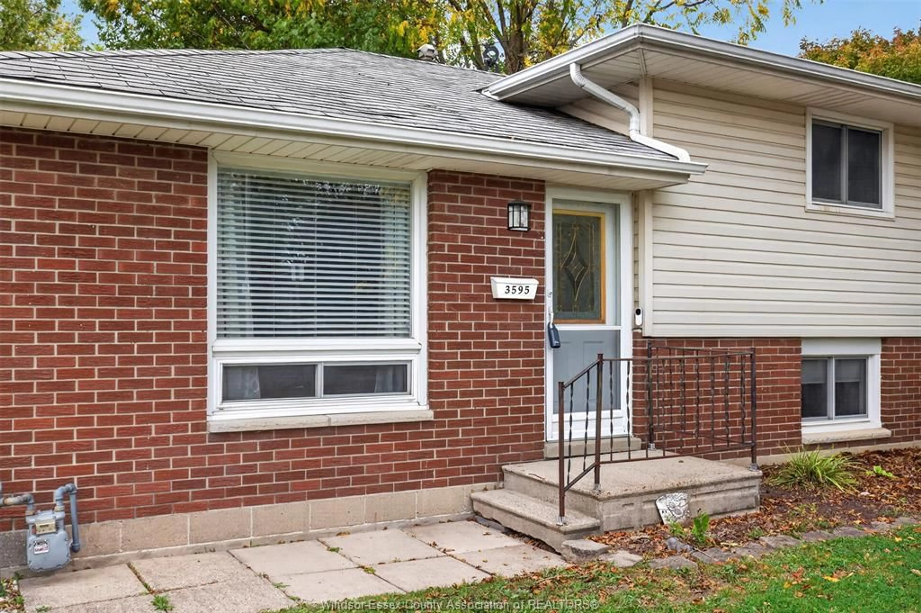 Home with brick exterior material, street for 3595 Byng, Windsor Ontario N8W 3H7