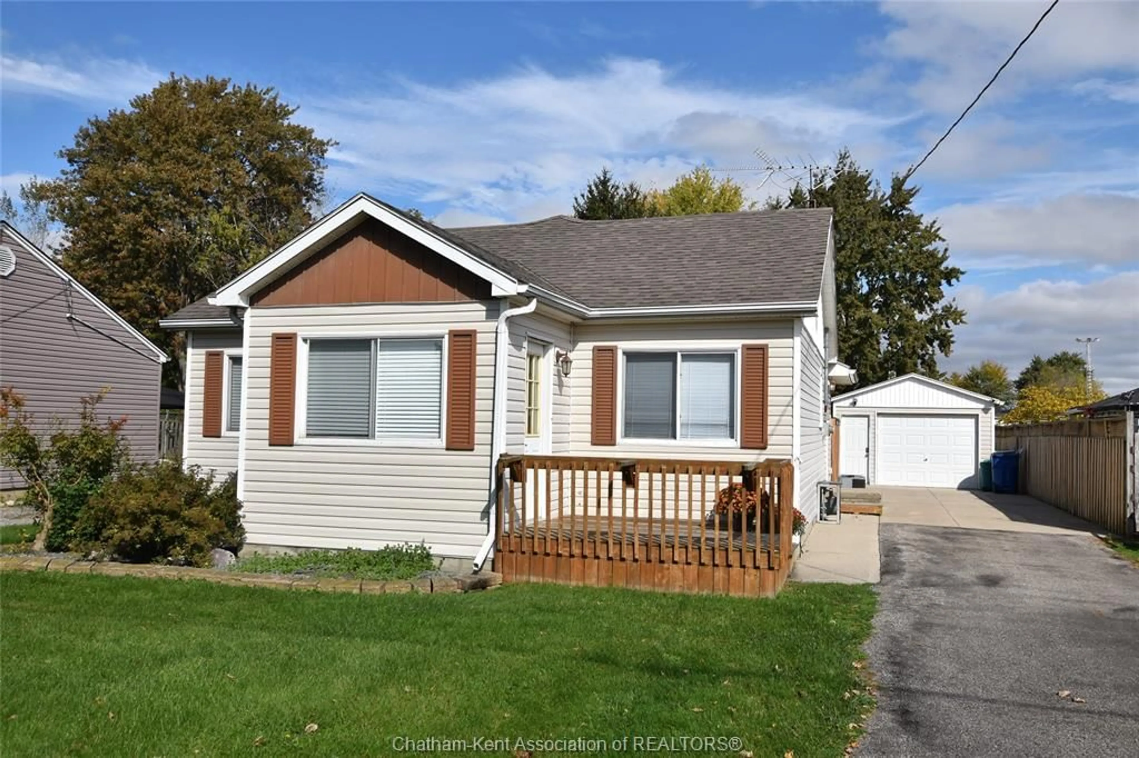 Home with vinyl exterior material, street for 20977 Mahler St, Charing Cross Ontario N0P 1G0