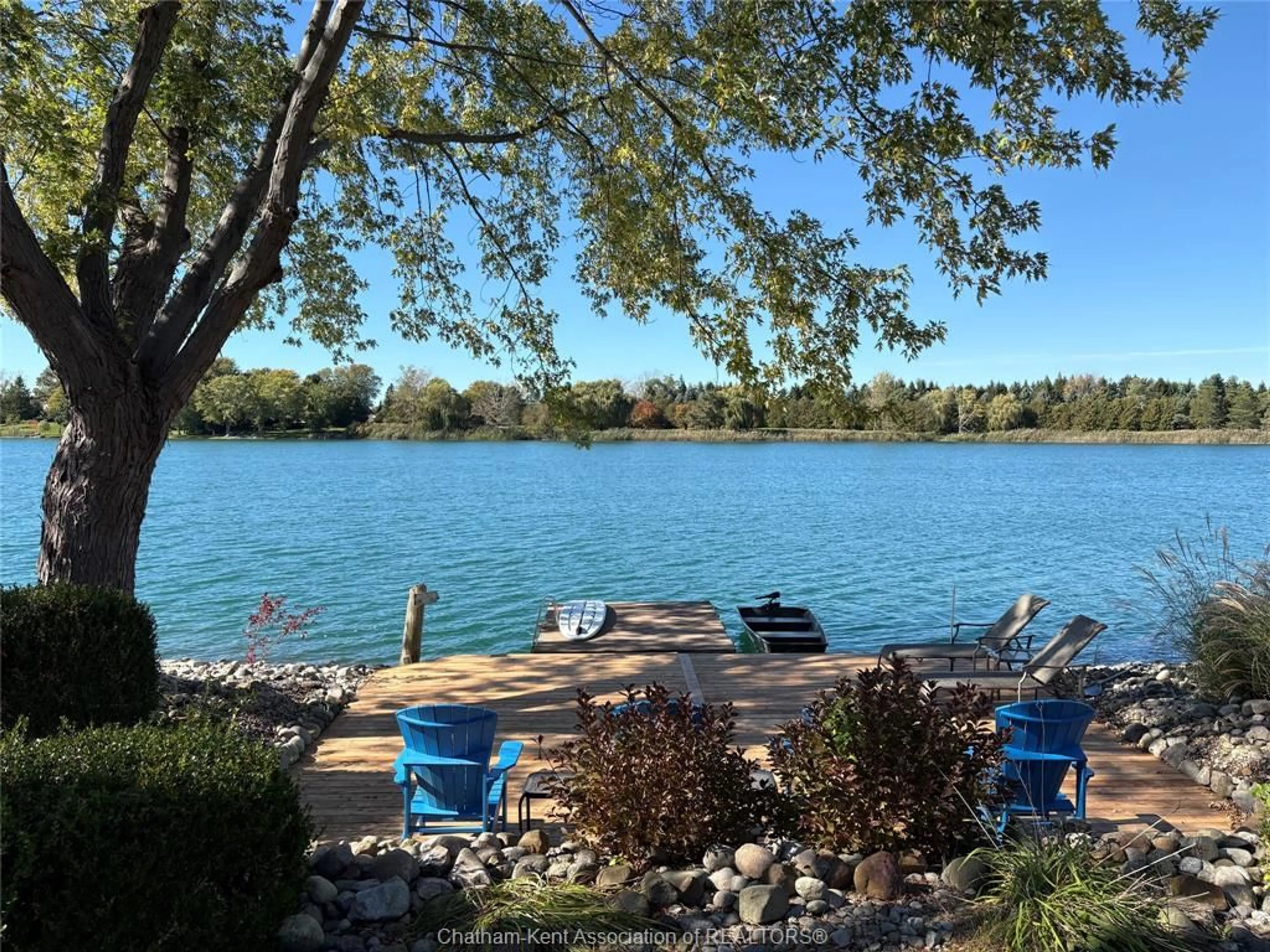 Patio, water/lake/river/ocean view for 10609 Lakeview Dr, Harwich Township Ontario N7M 5J3