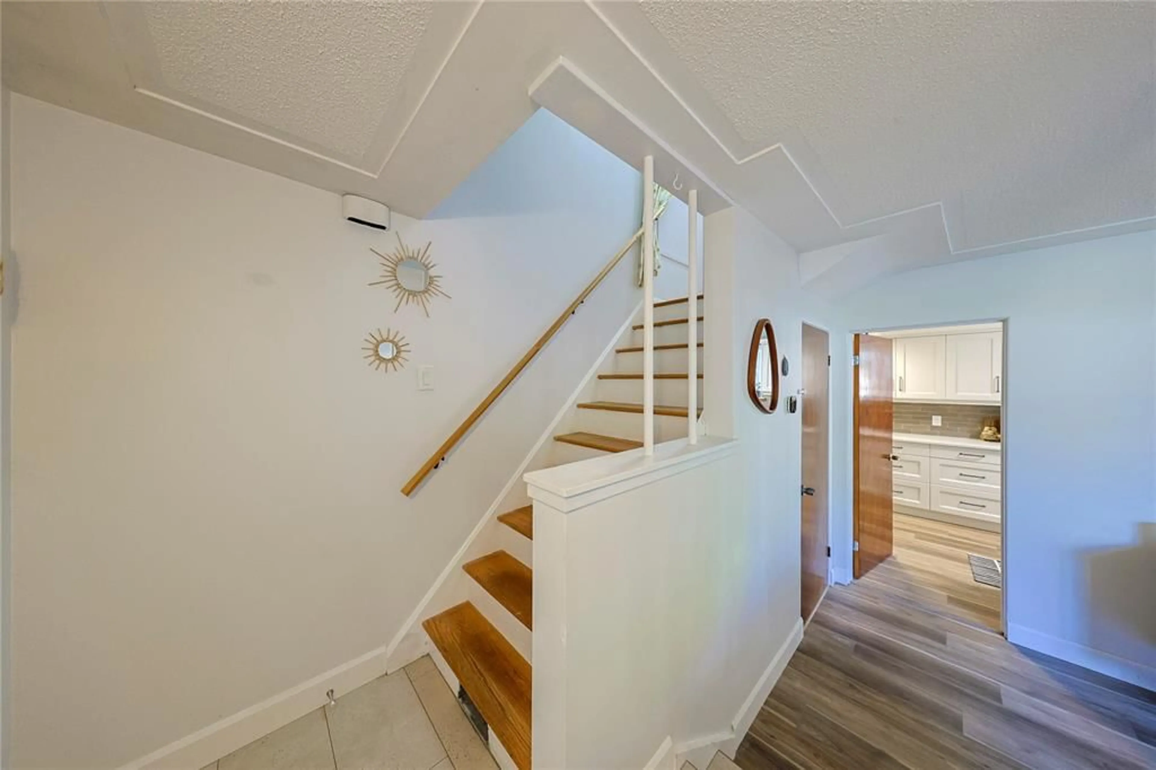 Stairs for 1081 TALFOURD St, Sarnia Ontario N7S 1C2
