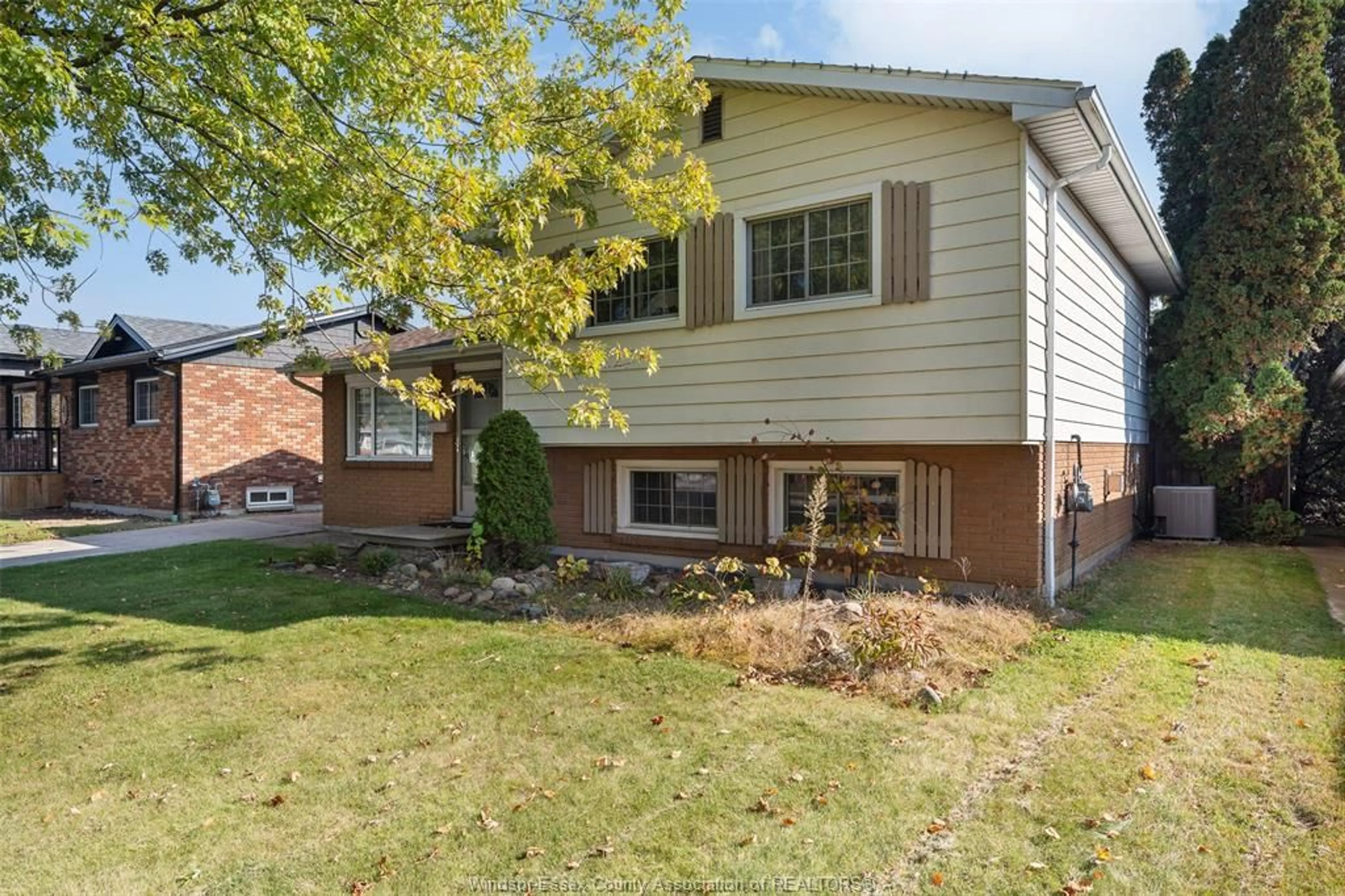 Home with brick exterior material, street for 6 CAMELOT Ave, Leamington Ontario N8H 4V6