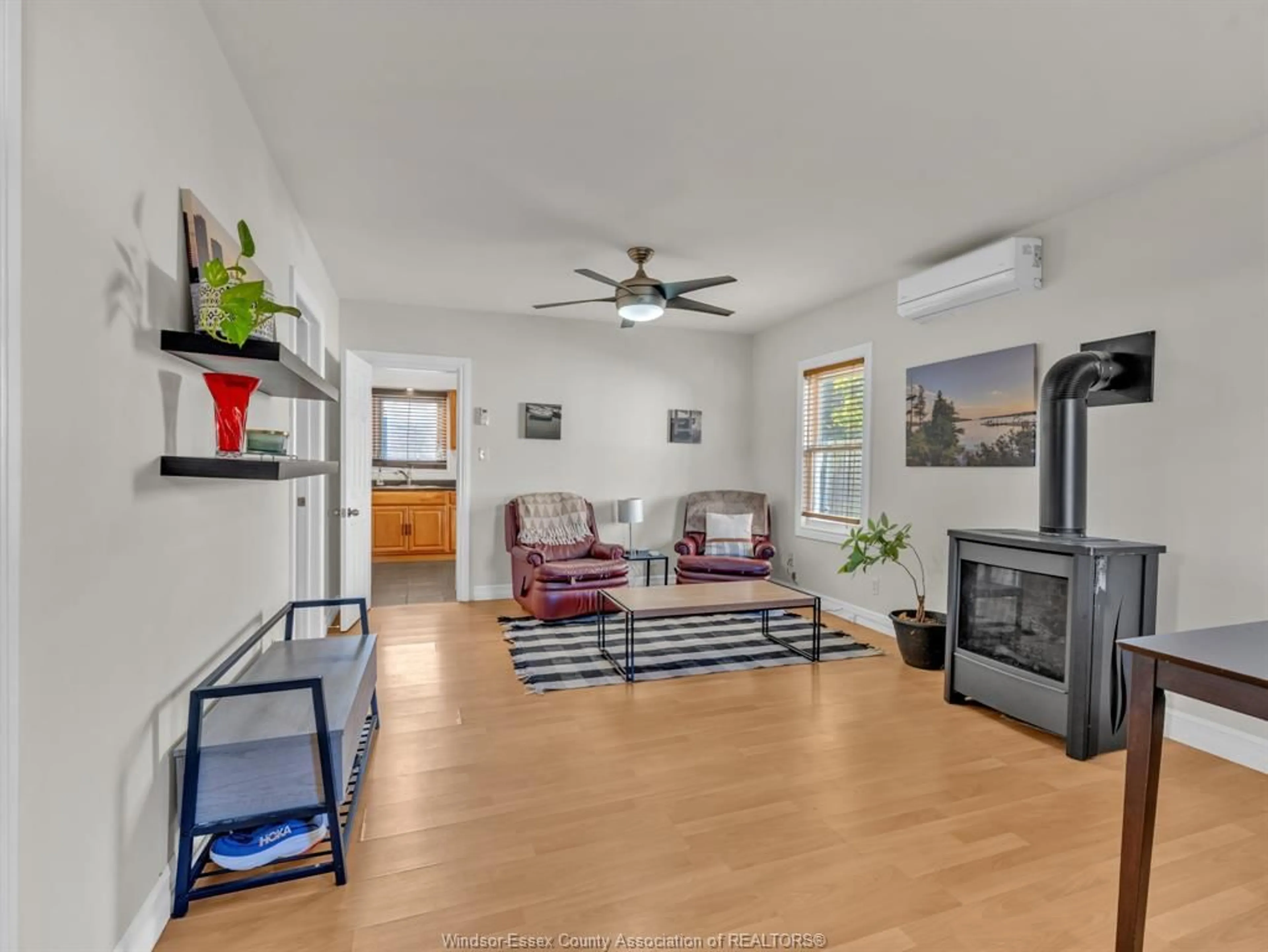 Living room with furniture, unknown for 719 HILDEGARDE, Windsor Ontario N8X 2Z9