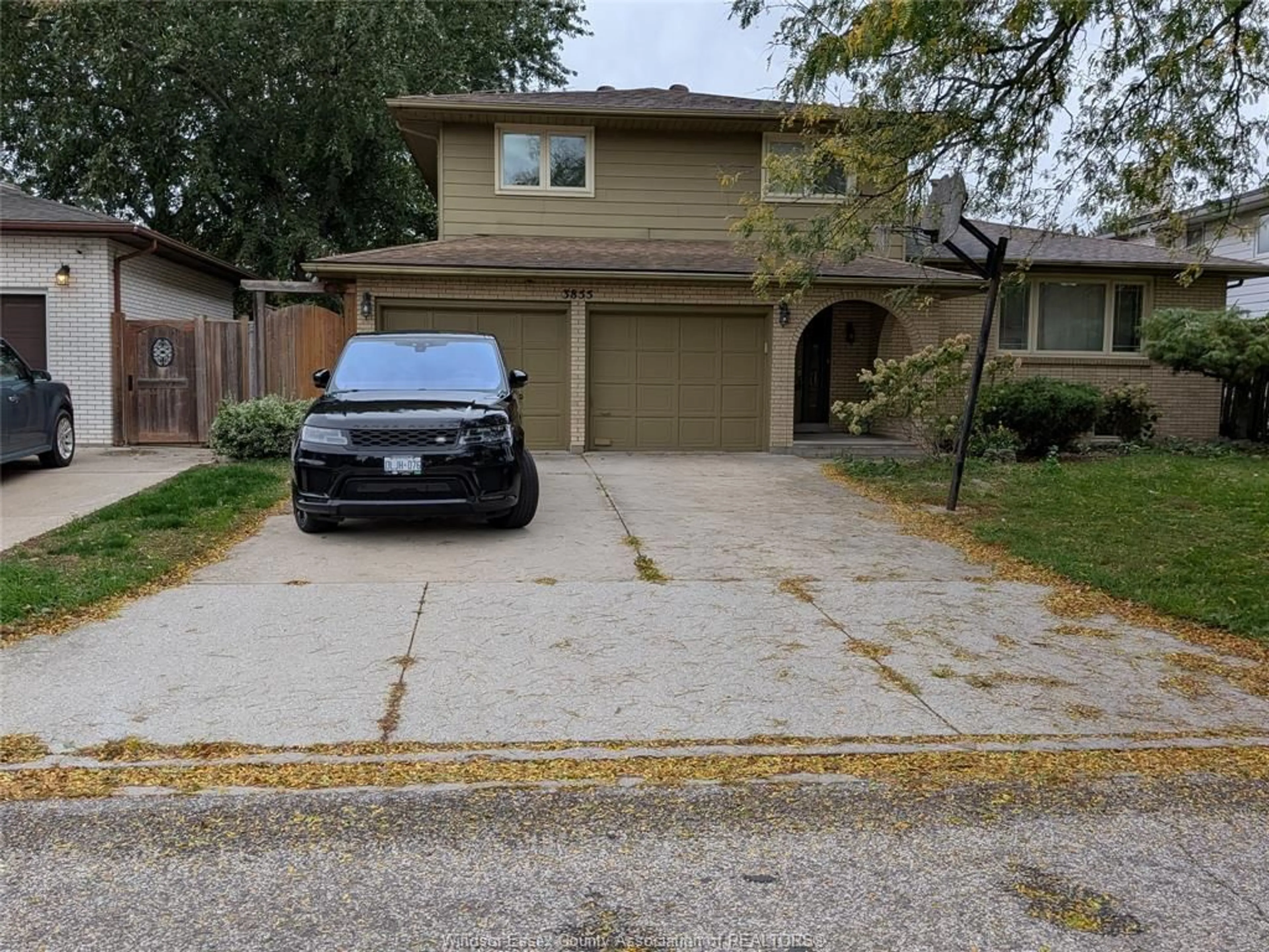 Unknown for 3855 BORRELLI Dr, Windsor Ontario N9G 2H7
