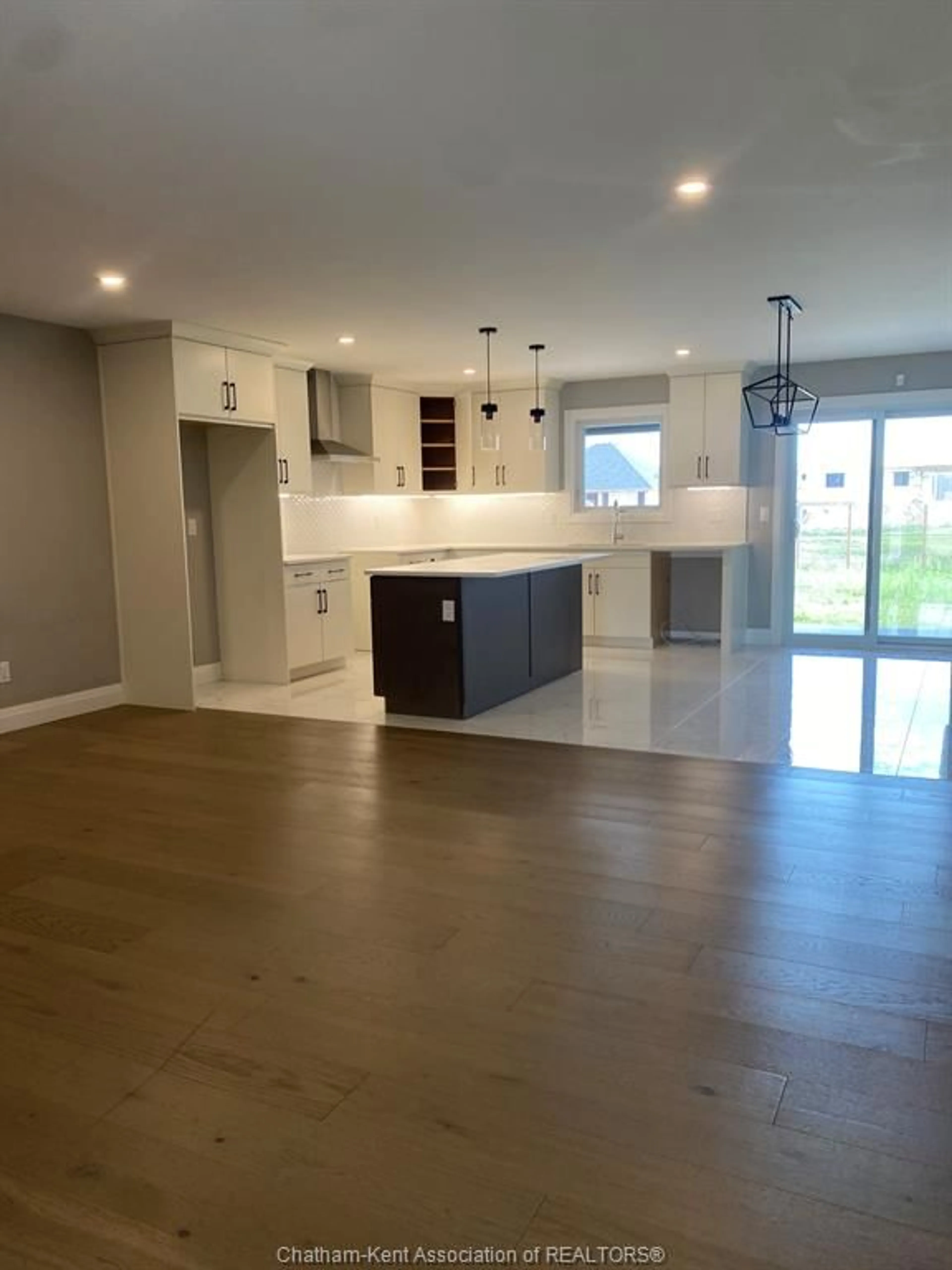Open concept kitchen, unknown for 551 Keil Trail, Chatham Ontario N7L 0G8