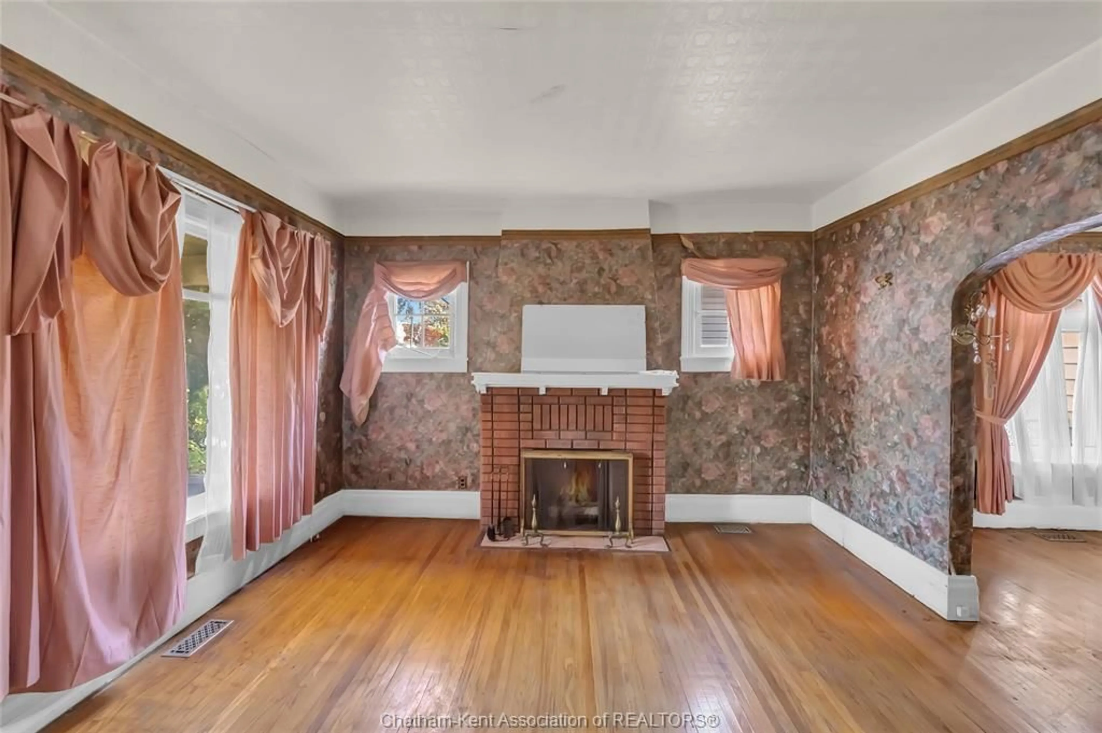 A pic of a room for 54 Patteson Ave, Chatham Ontario N7M 1T5