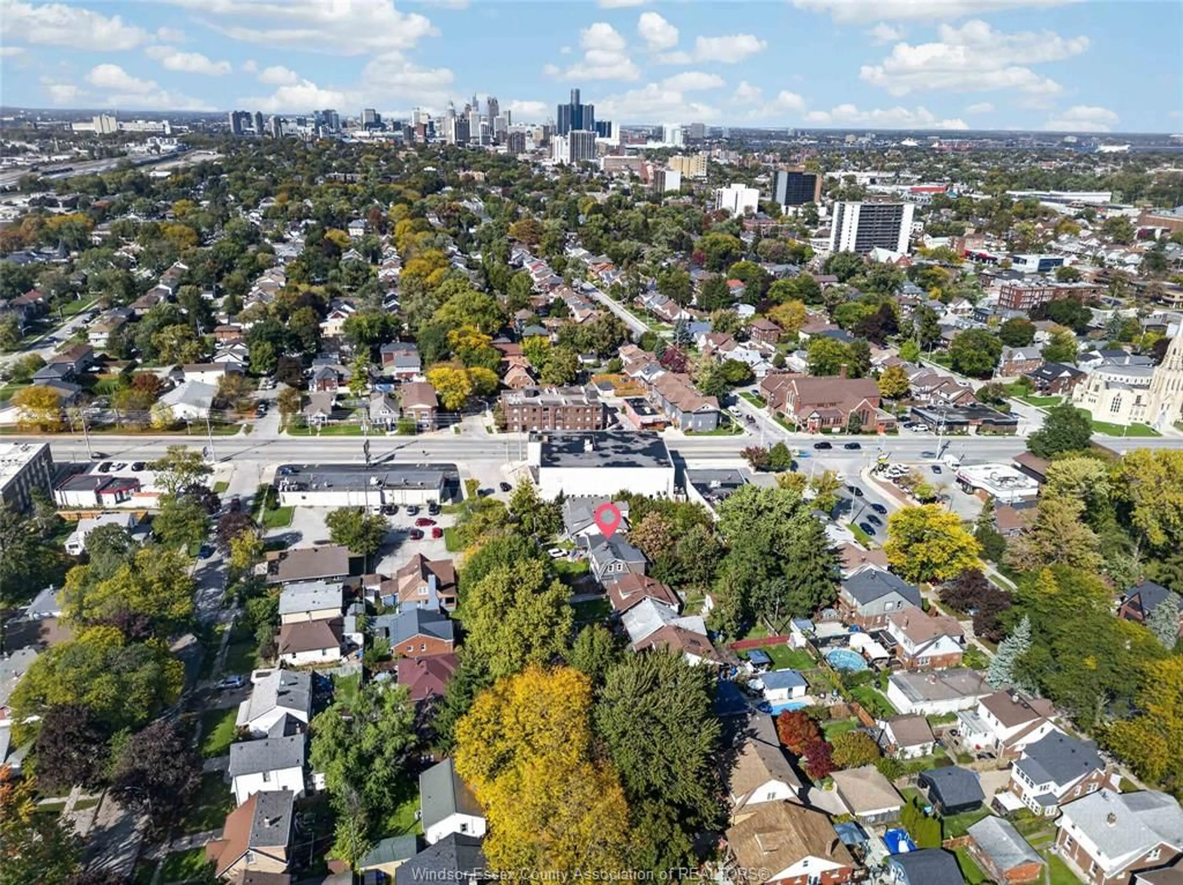 A pic from outside/outdoor area/front of a property/back of a property/a pic from drone, city buildings view from balcony for 2130 CHURCH St, Windsor Ontario N8X 1V7