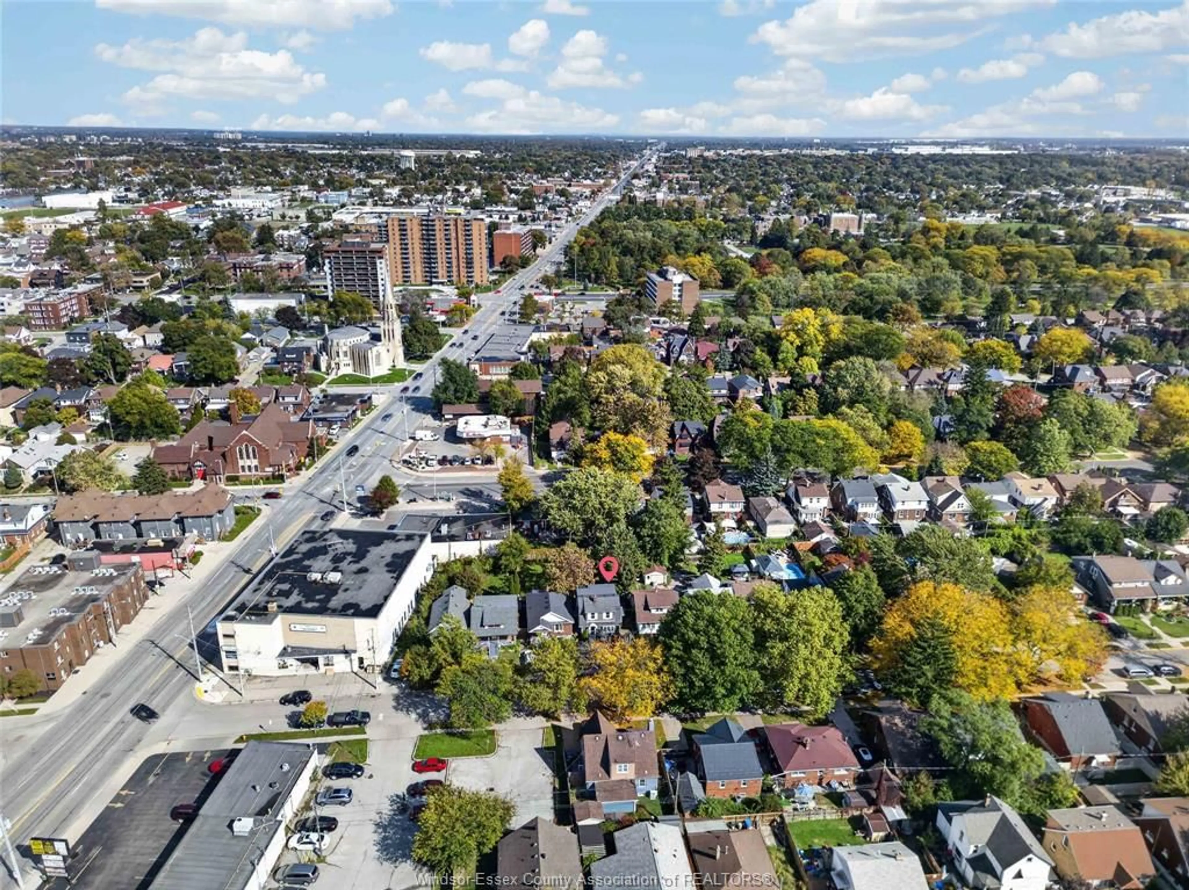A pic from outside/outdoor area/front of a property/back of a property/a pic from drone, street for 2130 CHURCH St, Windsor Ontario N8X 1V7