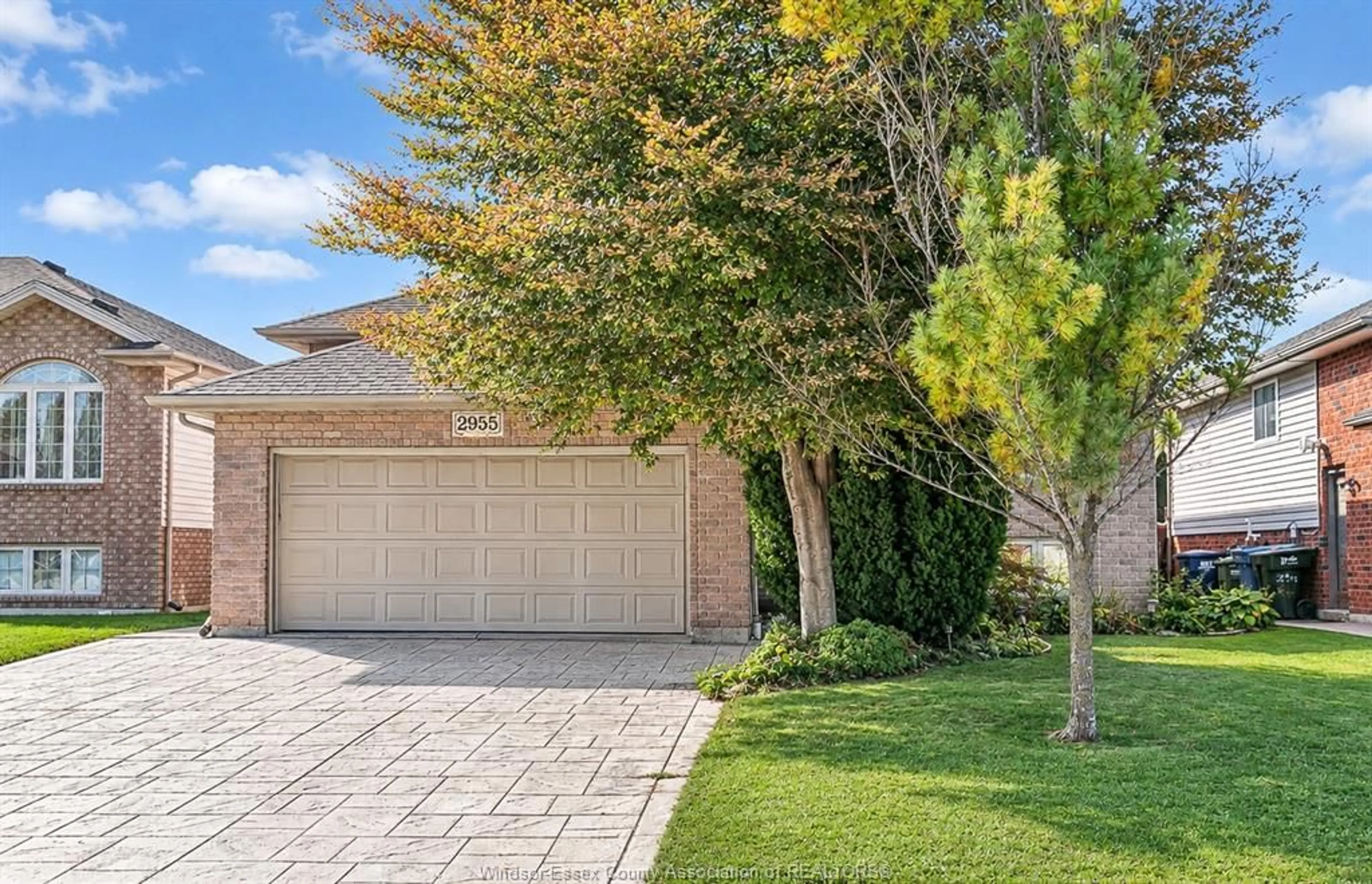 Home with brick exterior material, street for 2955 RUTH Rd, Windsor Ontario N8R 2K7