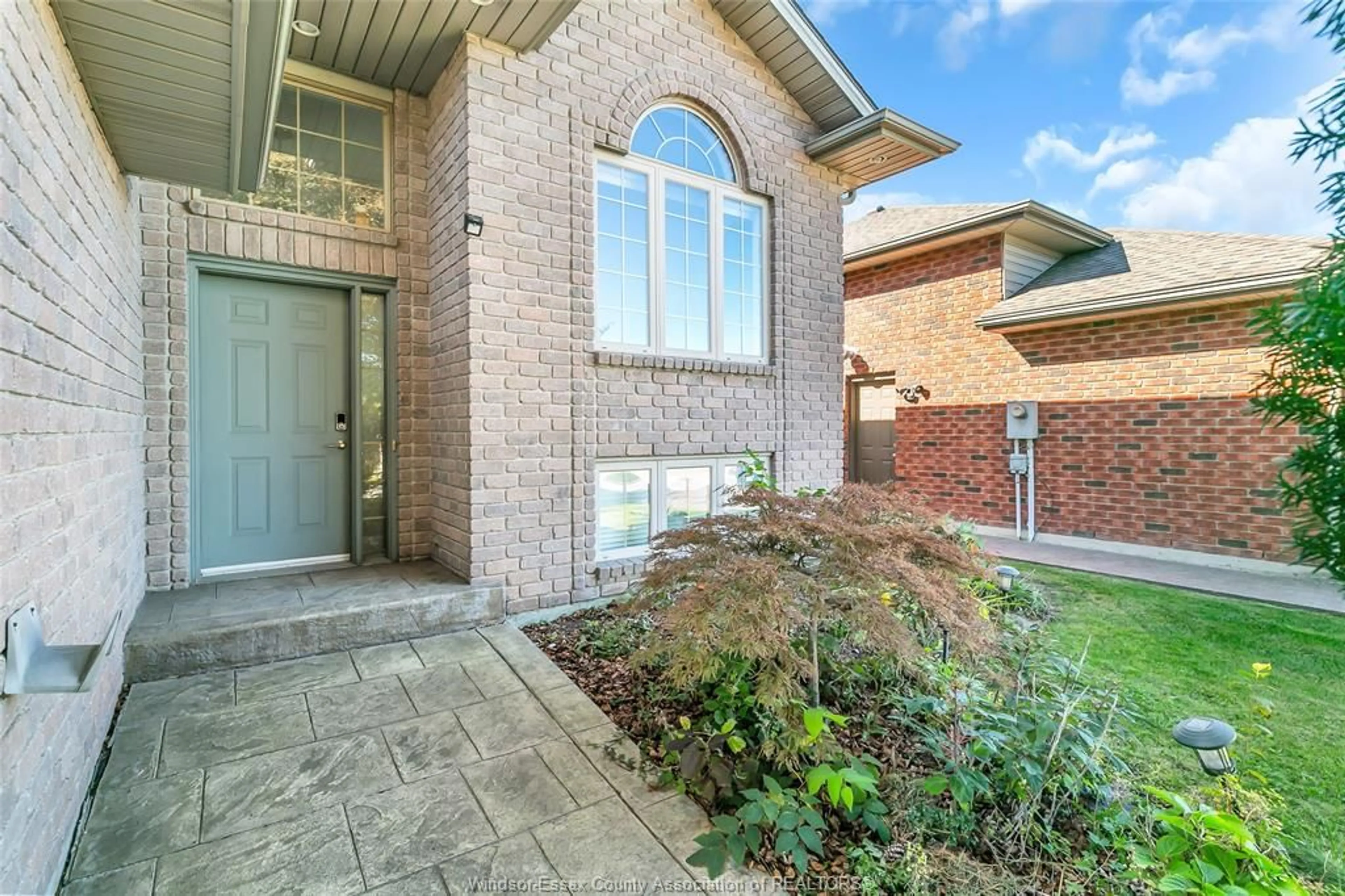 Home with brick exterior material, street for 2955 RUTH Rd, Windsor Ontario N8R 2K7