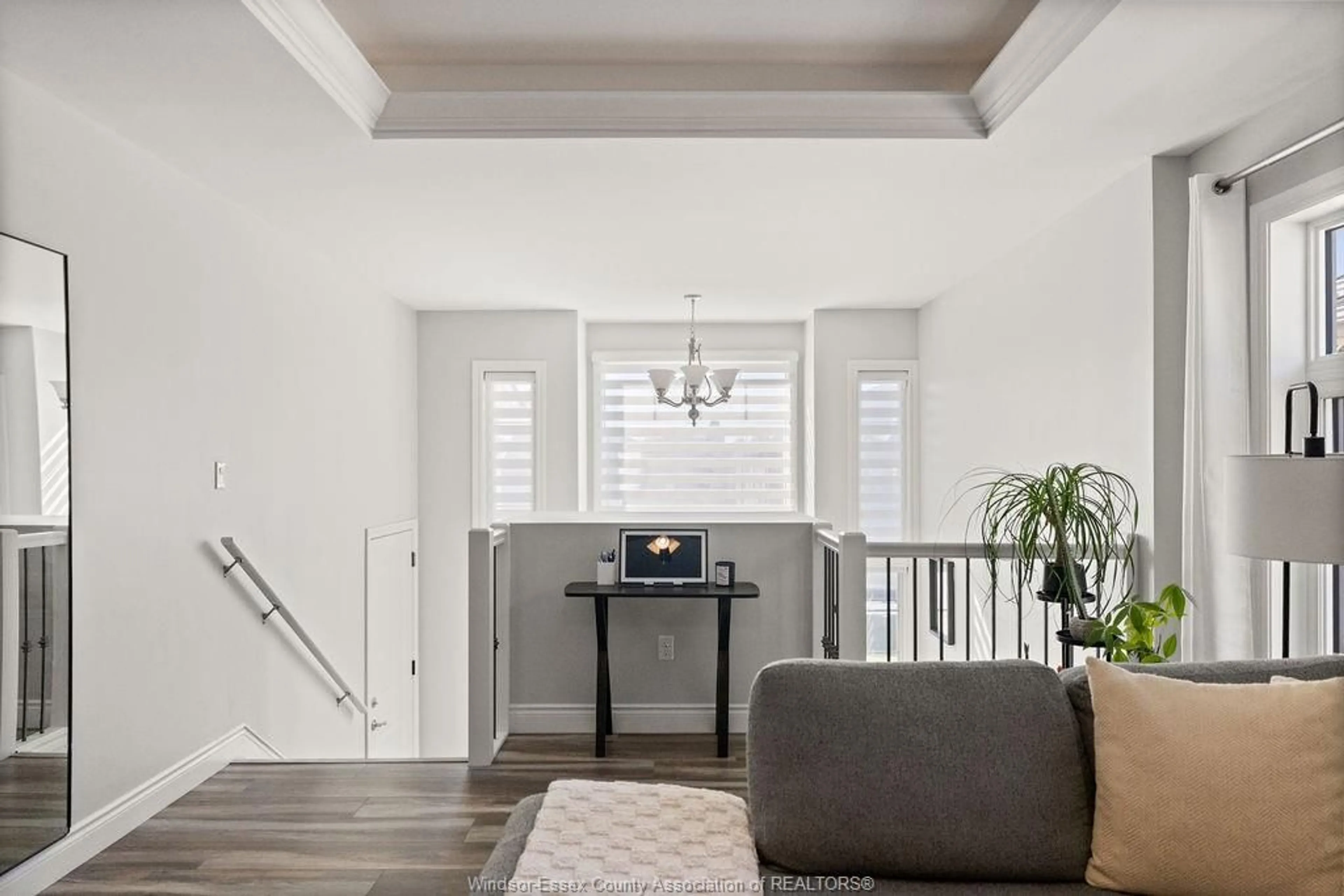 Indoor entryway for 67 HAZEL Cres, Kingsville Ontario N9Y 3A1