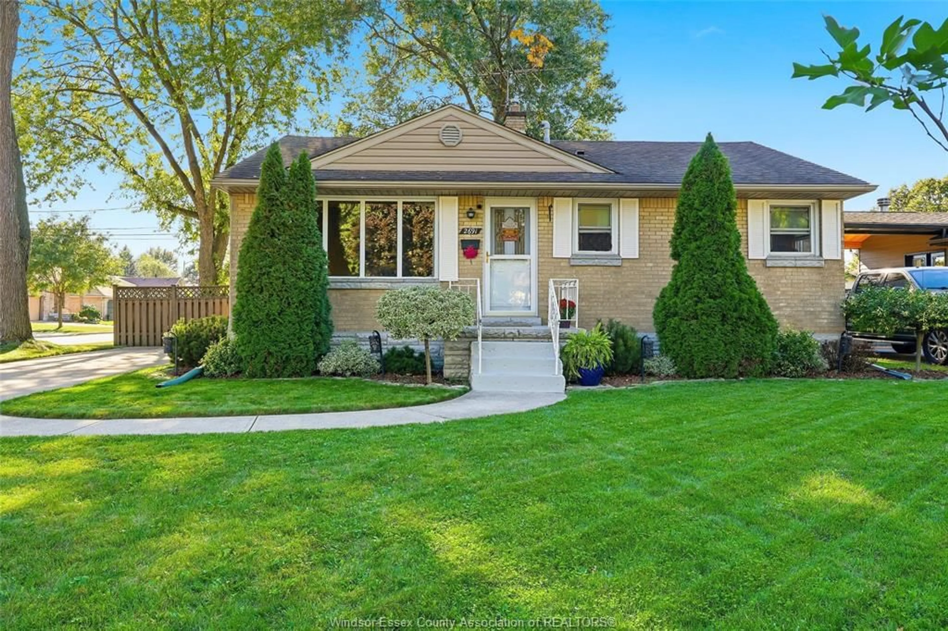 Home with vinyl exterior material, street for 2691 ASKIN, Windsor Ontario N9E 3H8