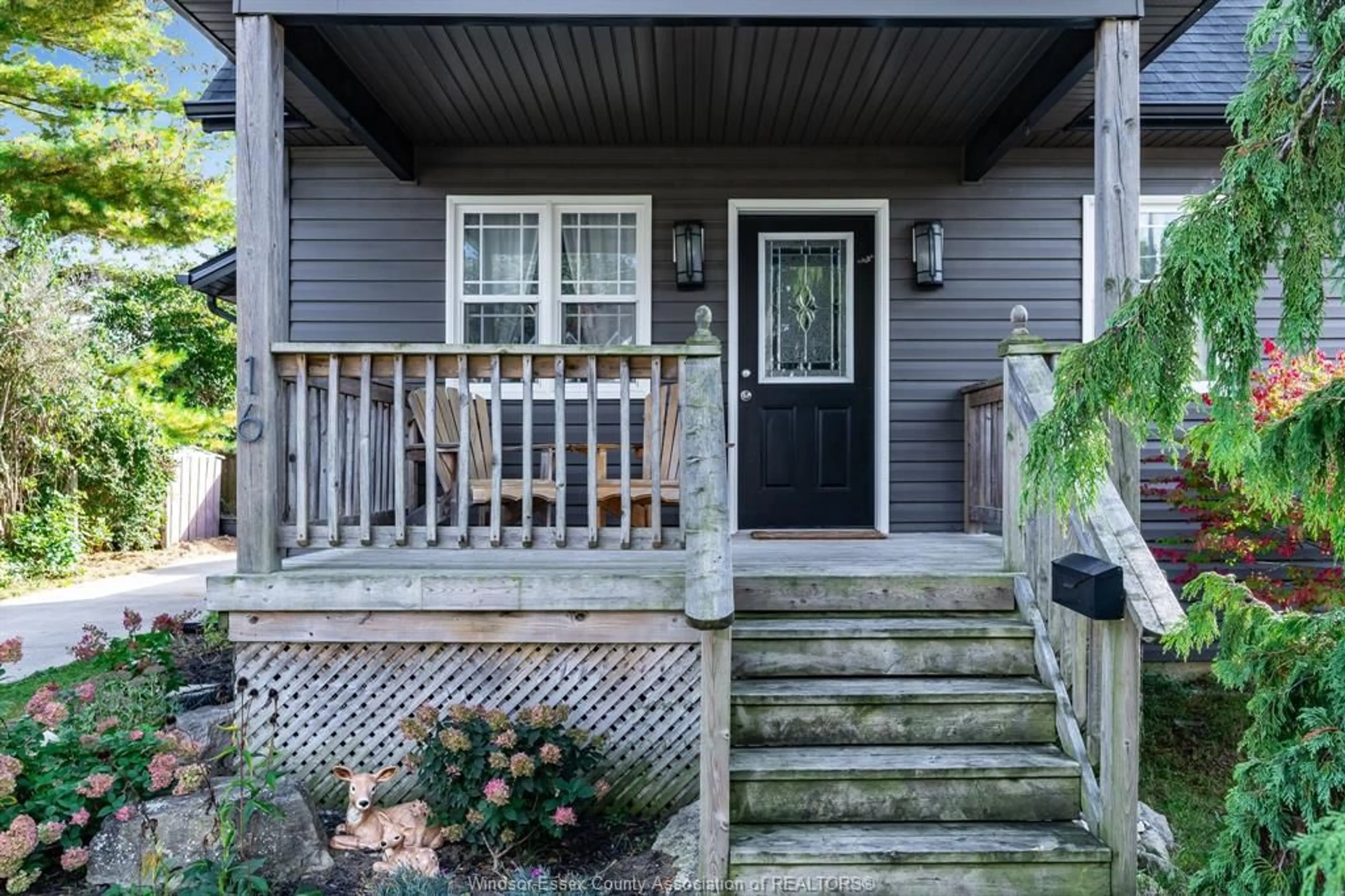 Home with vinyl exterior material, street for 16 Parkdale Ave, Leamington Ontario N8H 2K6
