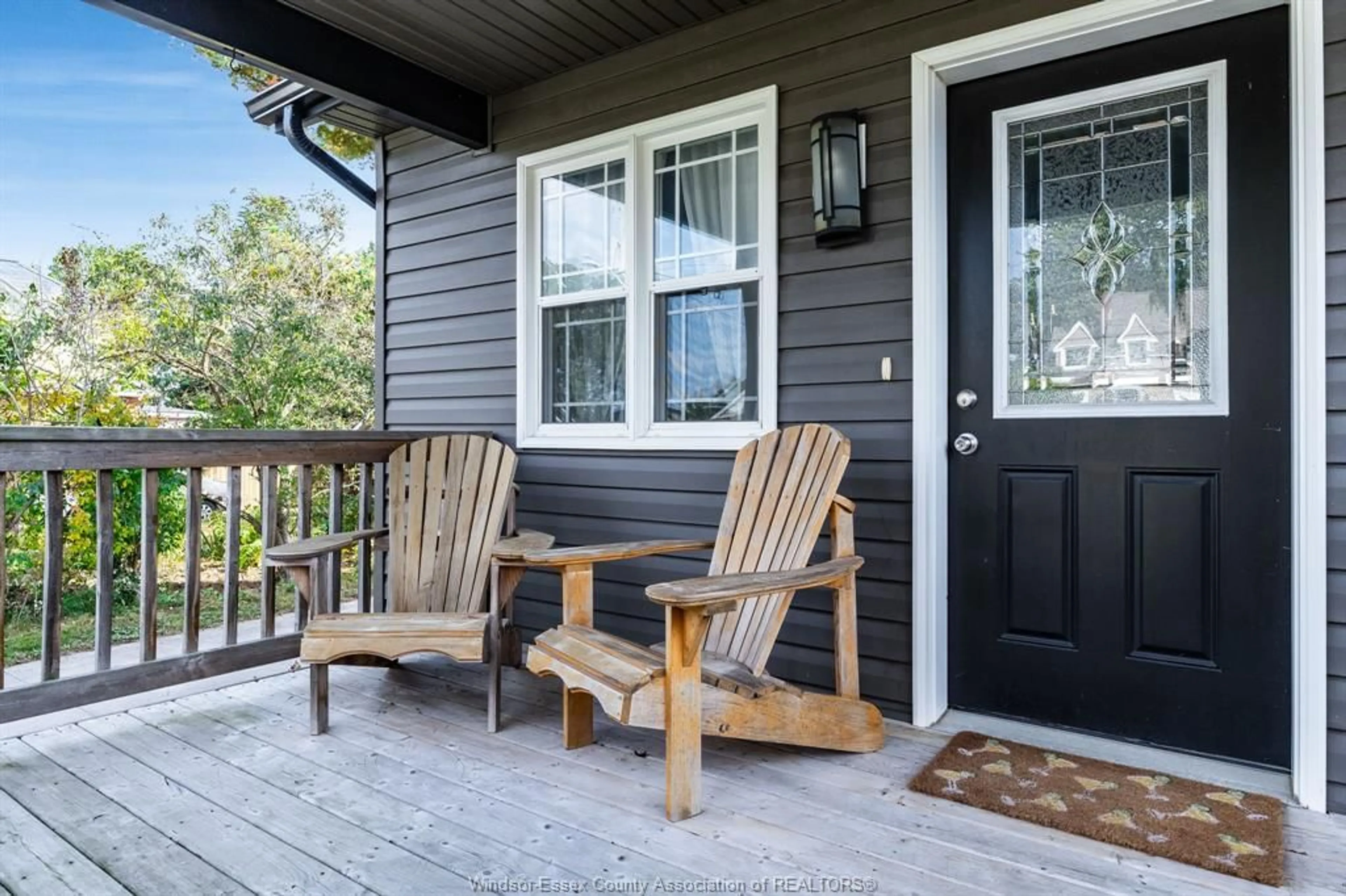 Patio, street for 16 Parkdale Ave, Leamington Ontario N8H 2K6