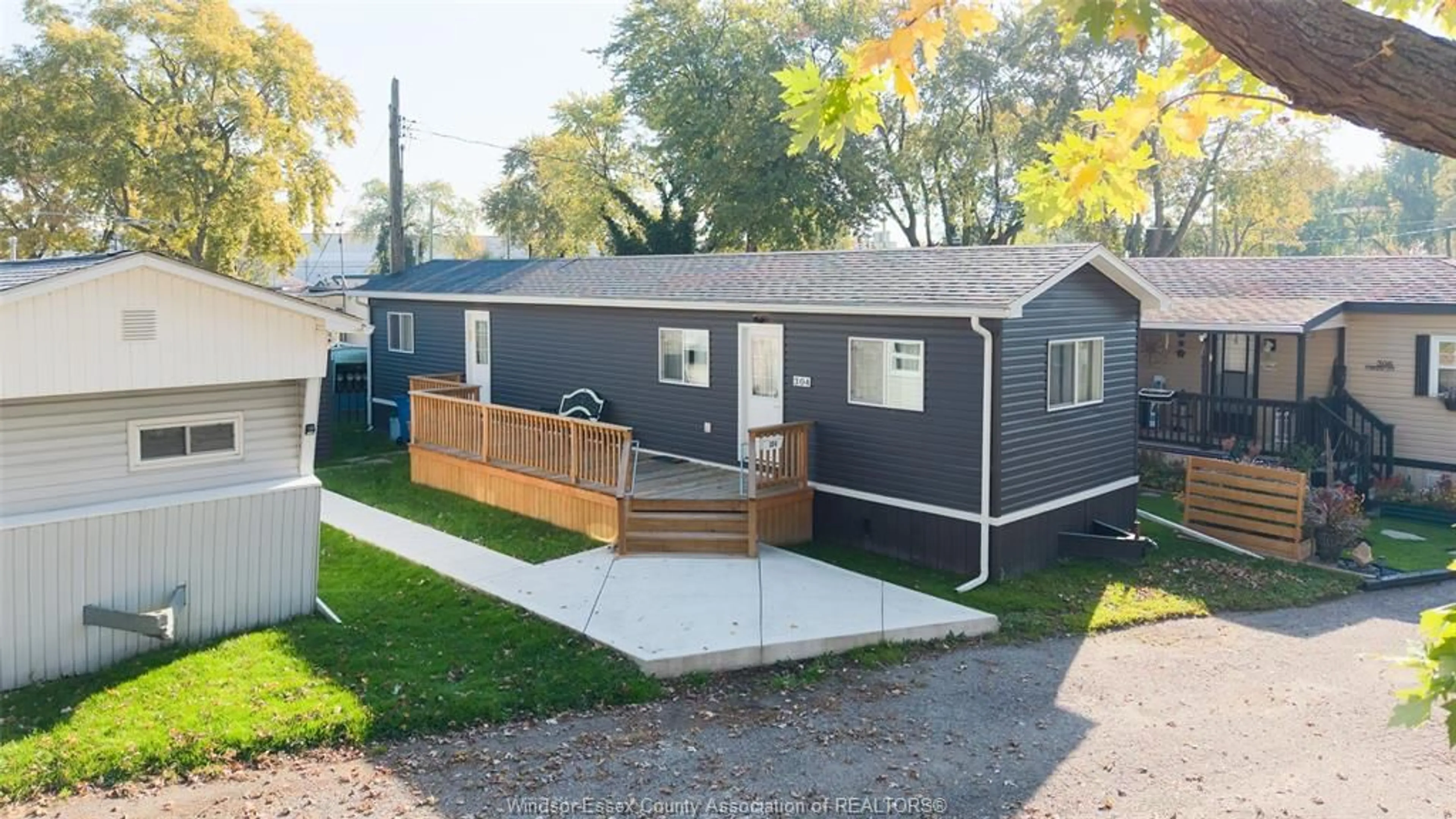 Home with vinyl exterior material, street for 304 POMPANO Ave, Windsor Ontario N8W 5R6