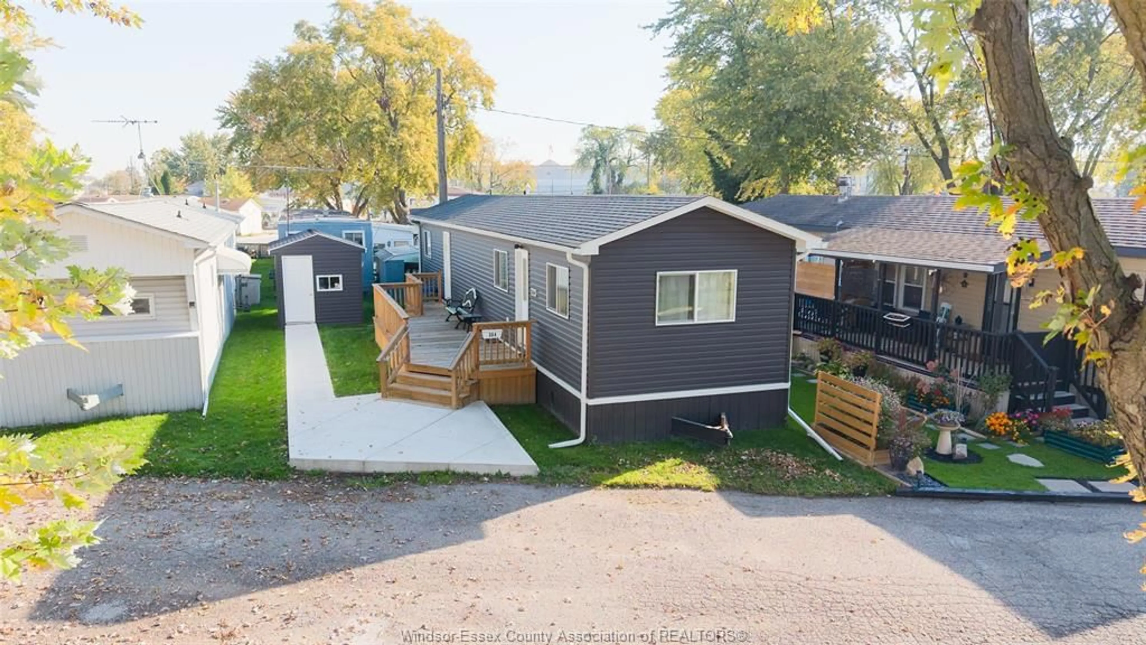 A pic from outside/outdoor area/front of a property/back of a property/a pic from drone, street for 304 POMPANO Ave, Windsor Ontario N8W 5R6