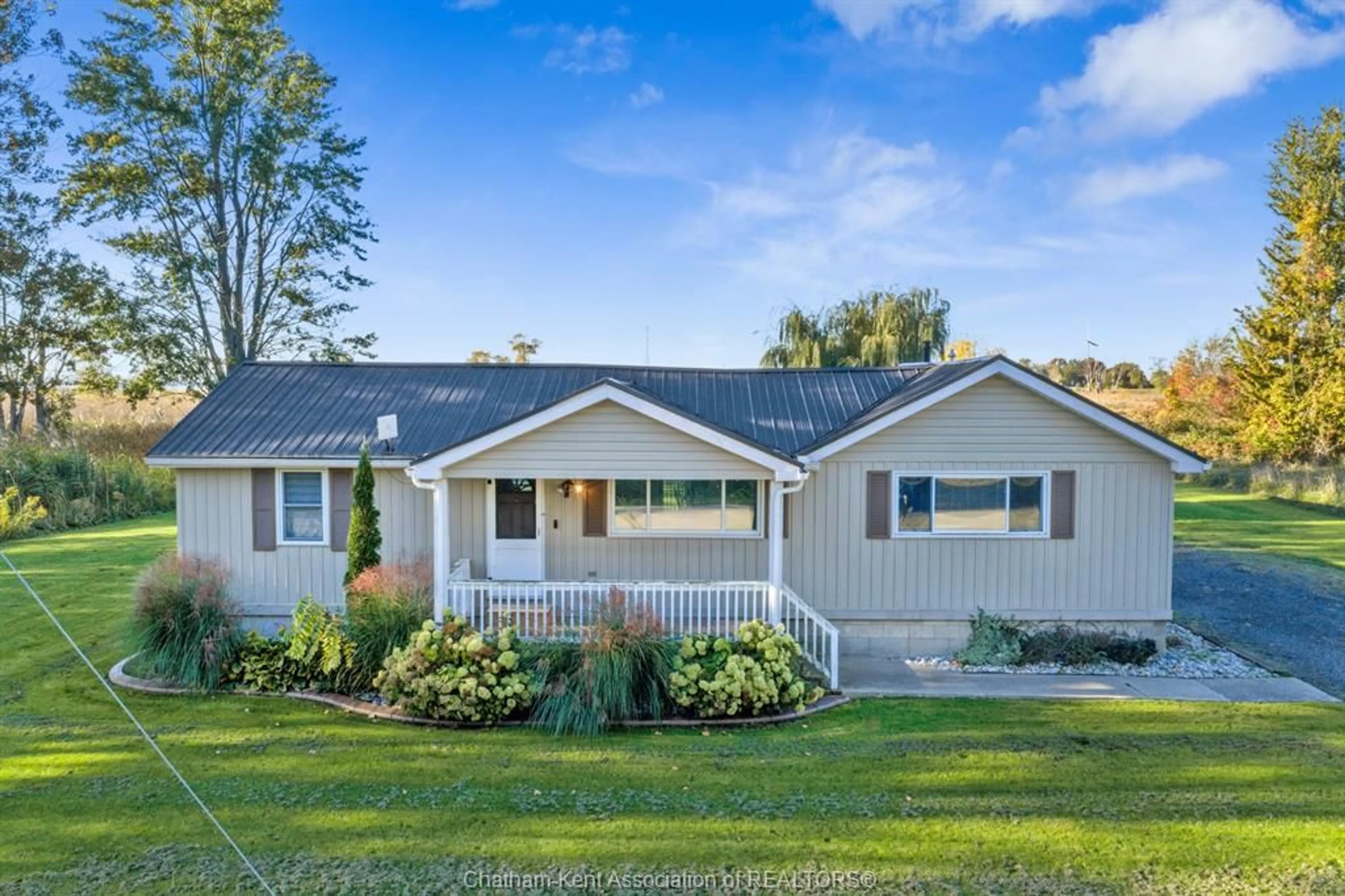 Home with vinyl exterior material, water/lake/river/ocean view for 64/68 Brock St, Shrewsbury Ontario N0P 1A0