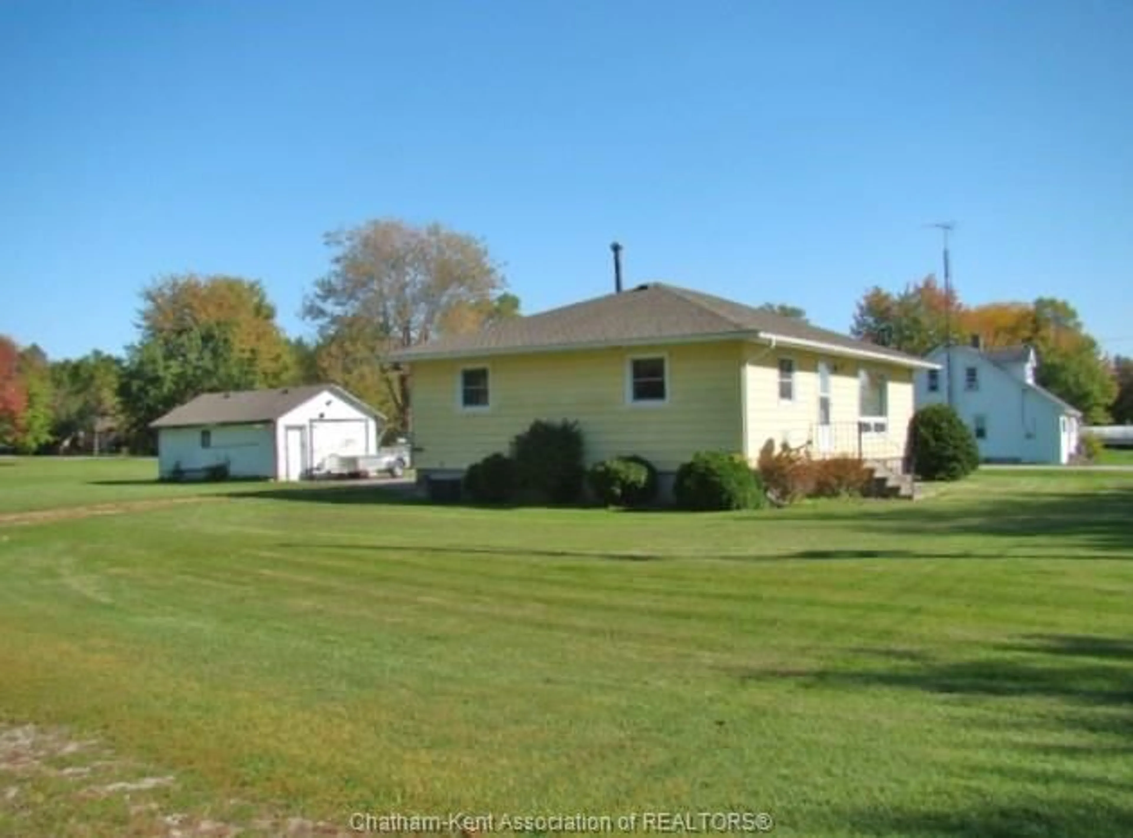 A pic from outside/outdoor area/front of a property/back of a property/a pic from drone, unknown for 19159 TYLEE St, Morpeth Ontario N0P 1X0