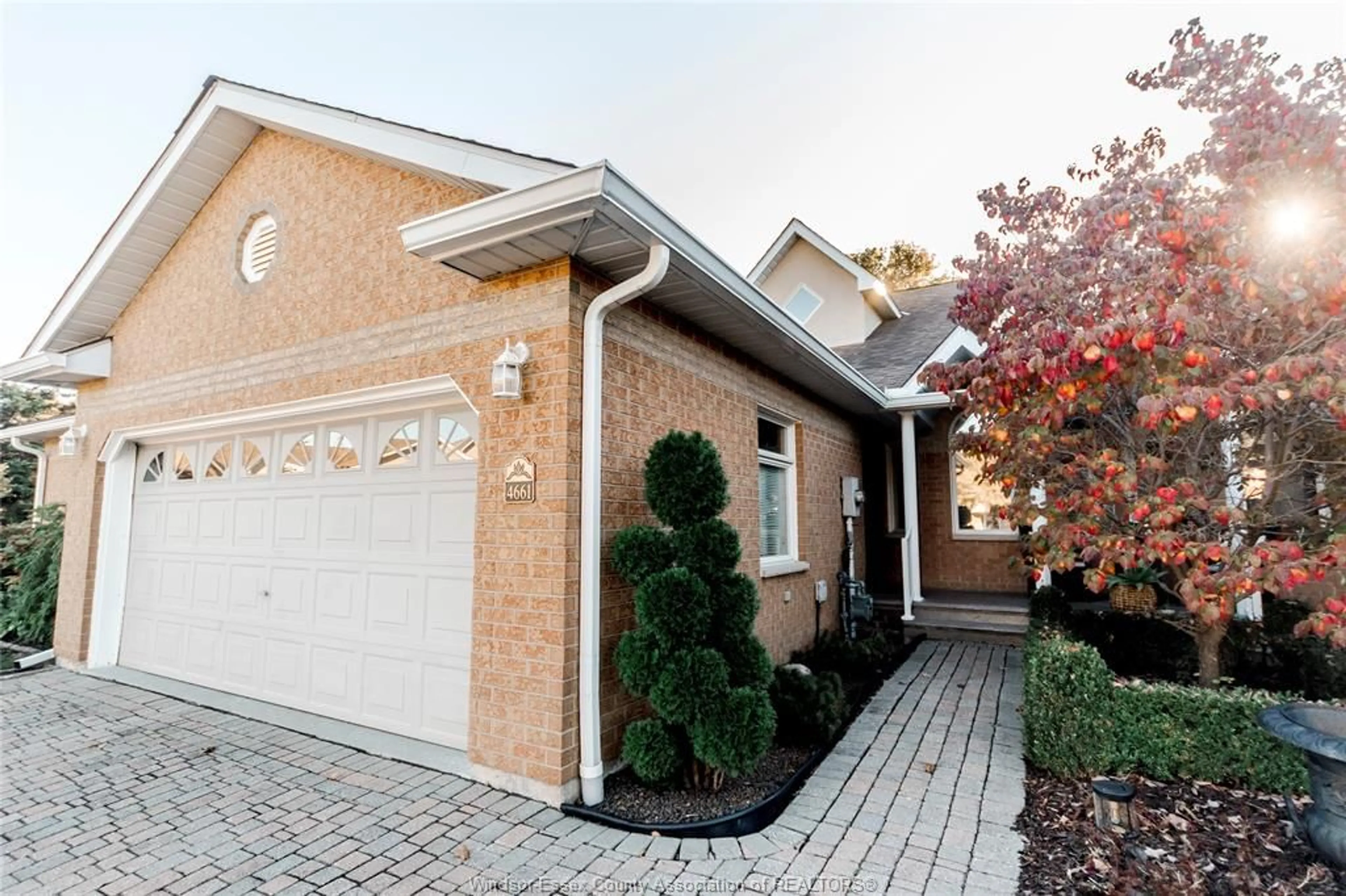 Home with brick exterior material, street for 4661 BRADBURY Crt, Windsor Ontario N9G 2M2
