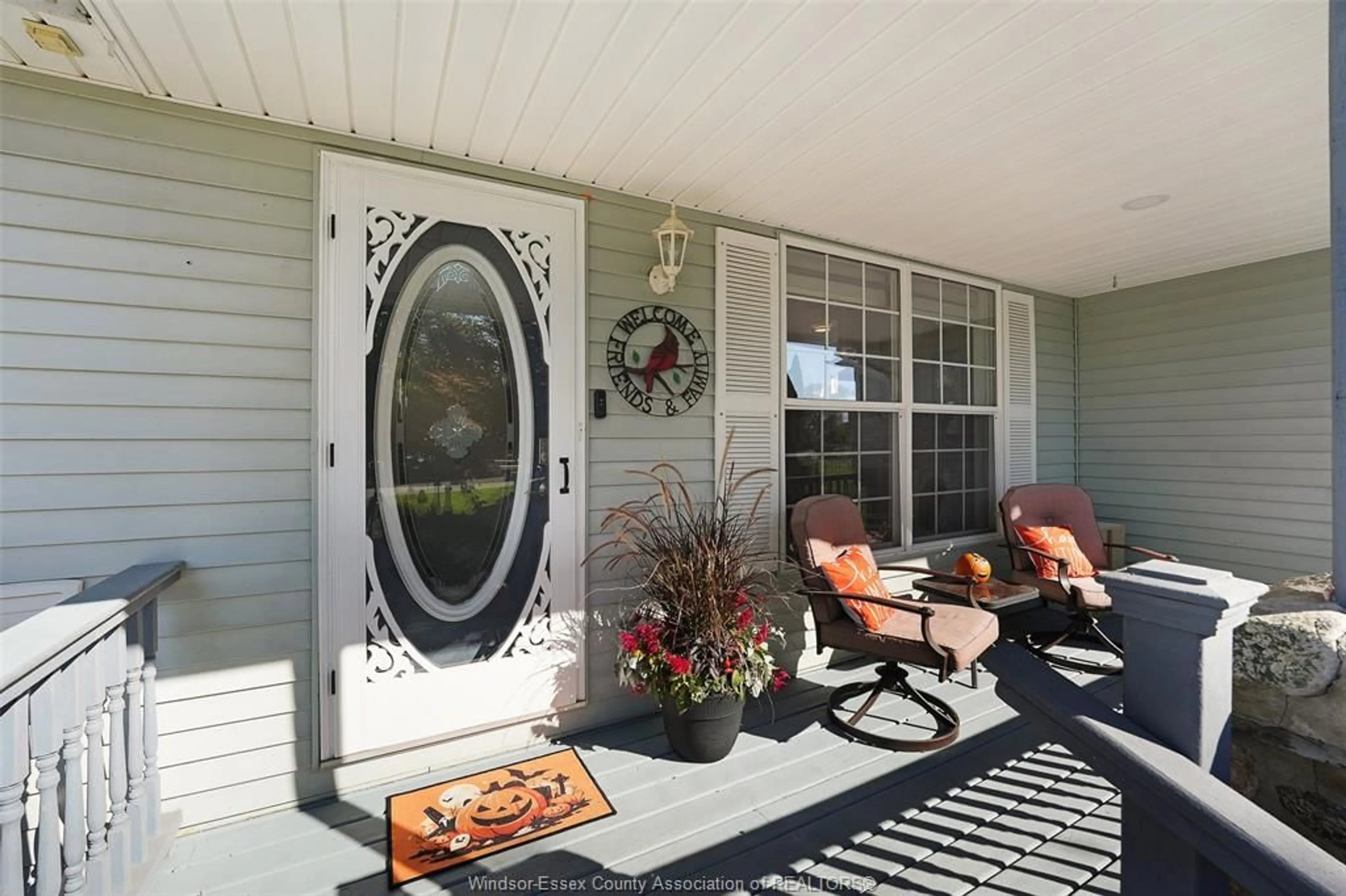 Patio, street for 526 CUMBERLAND Way, Harrow Ontario N0R 1G0