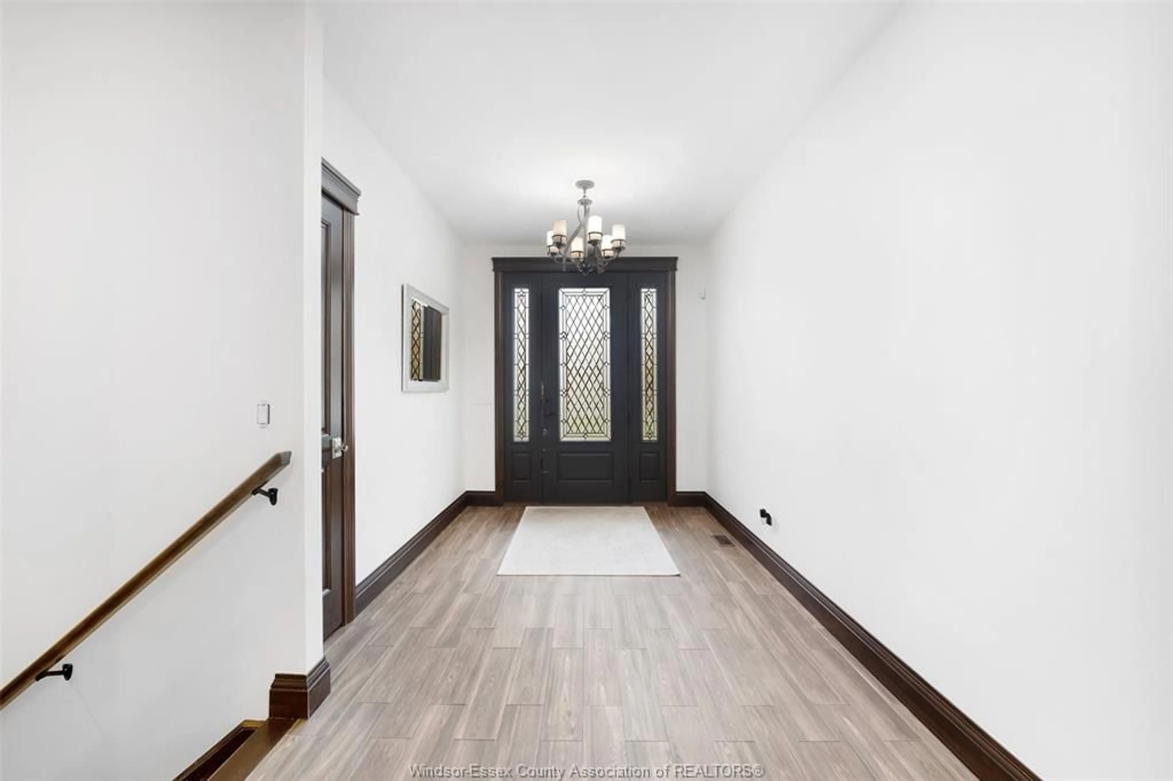 Indoor foyer for 26 TWO CREEKS Lane, Wheatley Ontario N0P 2P0