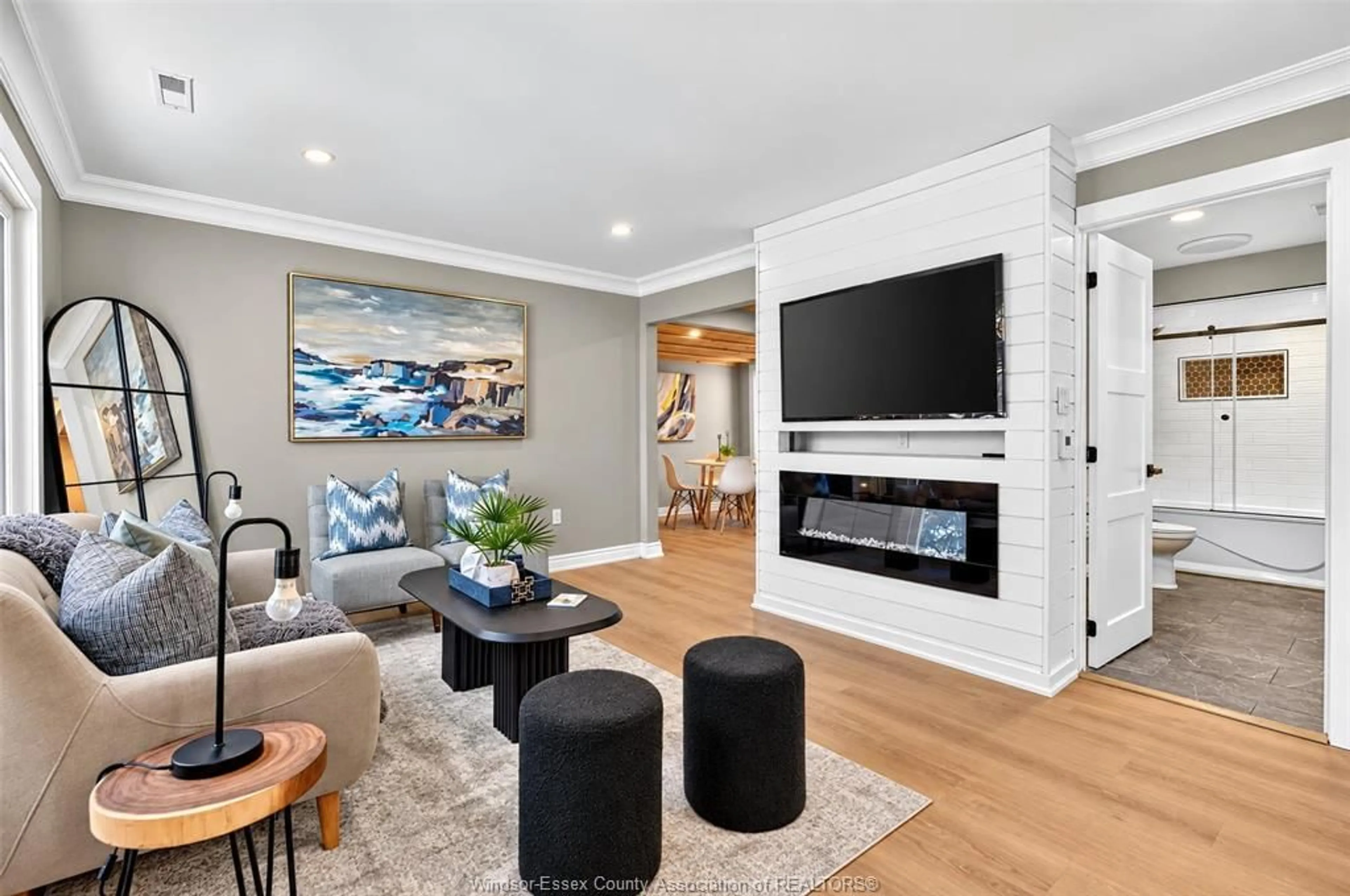 Living room with furniture, unknown for 1277 Felix, Windsor Ontario N9C 3L6