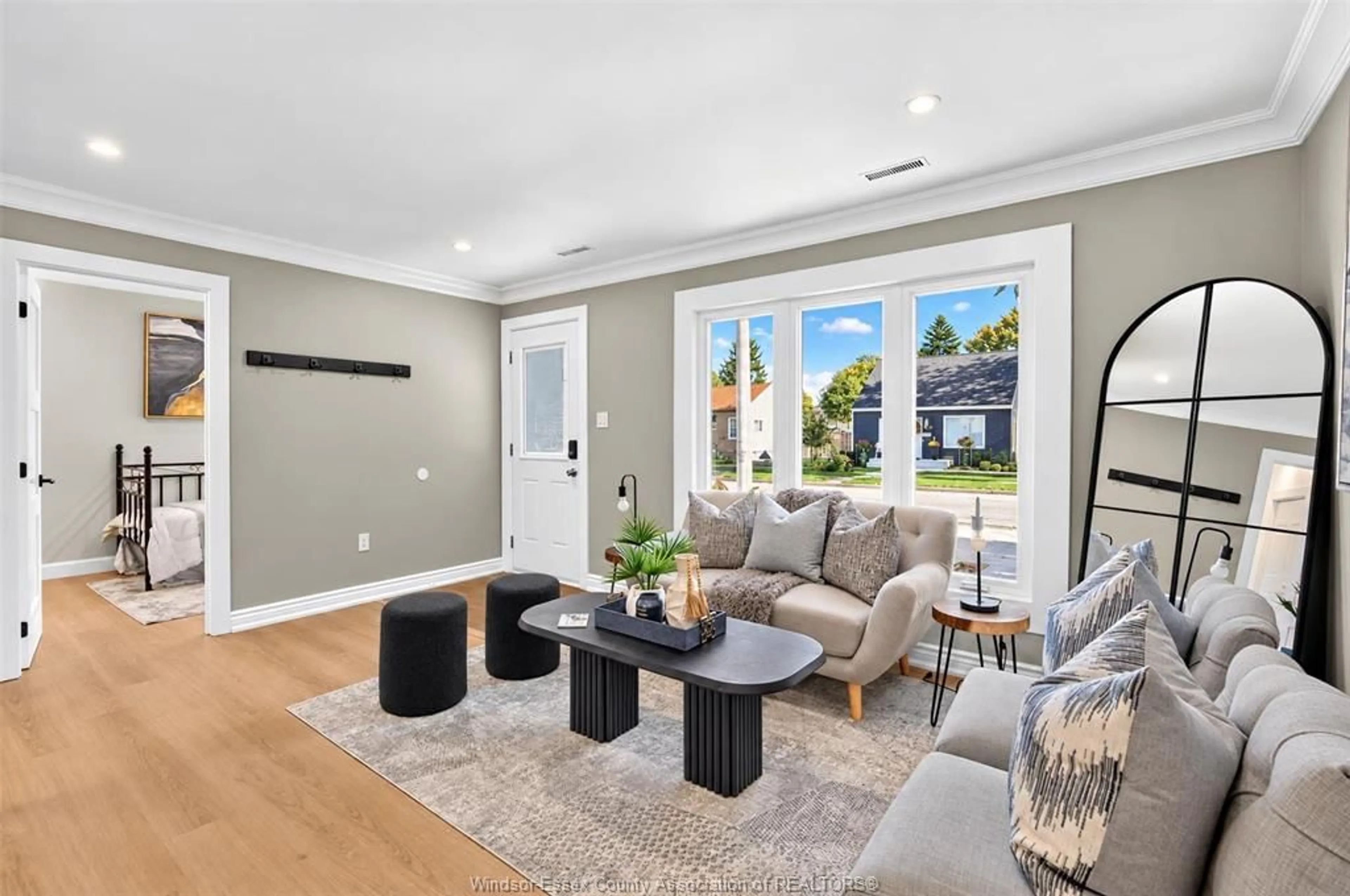 Living room with furniture, unknown for 1277 Felix, Windsor Ontario N9C 3L6