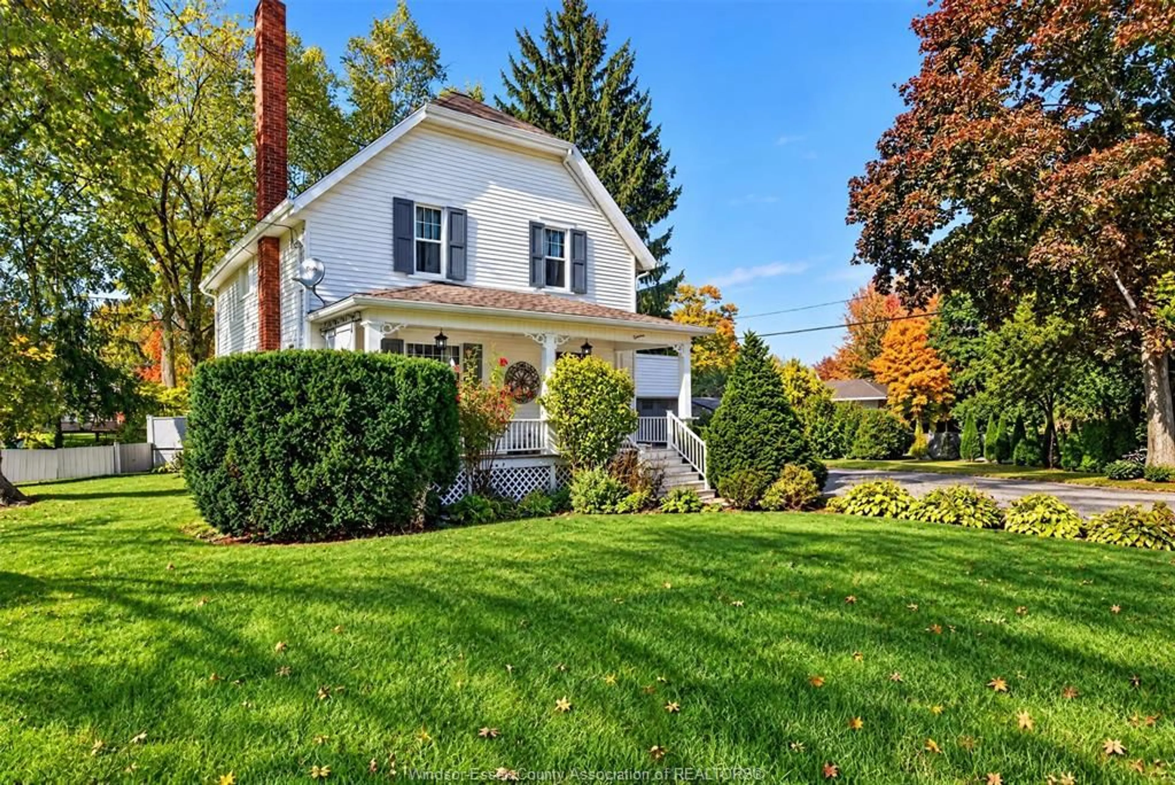 Home with vinyl exterior material, street for 18 JANE St, Ridgetown Ontario N0P 2C0
