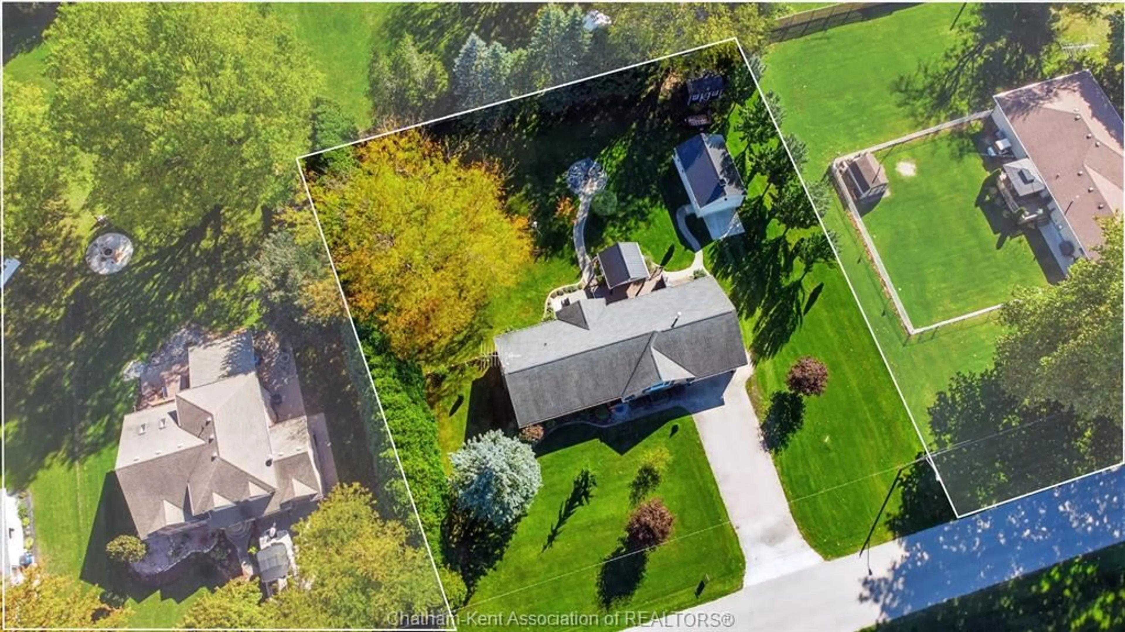 A pic from outside/outdoor area/front of a property/back of a property/a pic from drone, street for 201 CHERRY St, Bothwell Ontario N0P 1C0