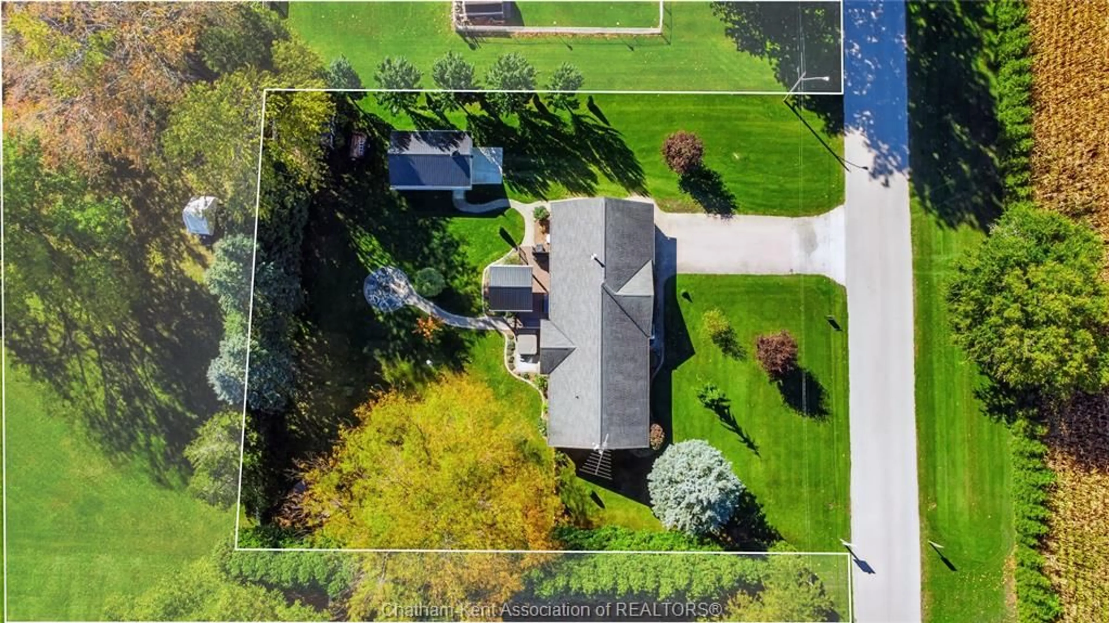 A pic from outside/outdoor area/front of a property/back of a property/a pic from drone, street for 201 CHERRY St, Bothwell Ontario N0P 1C0