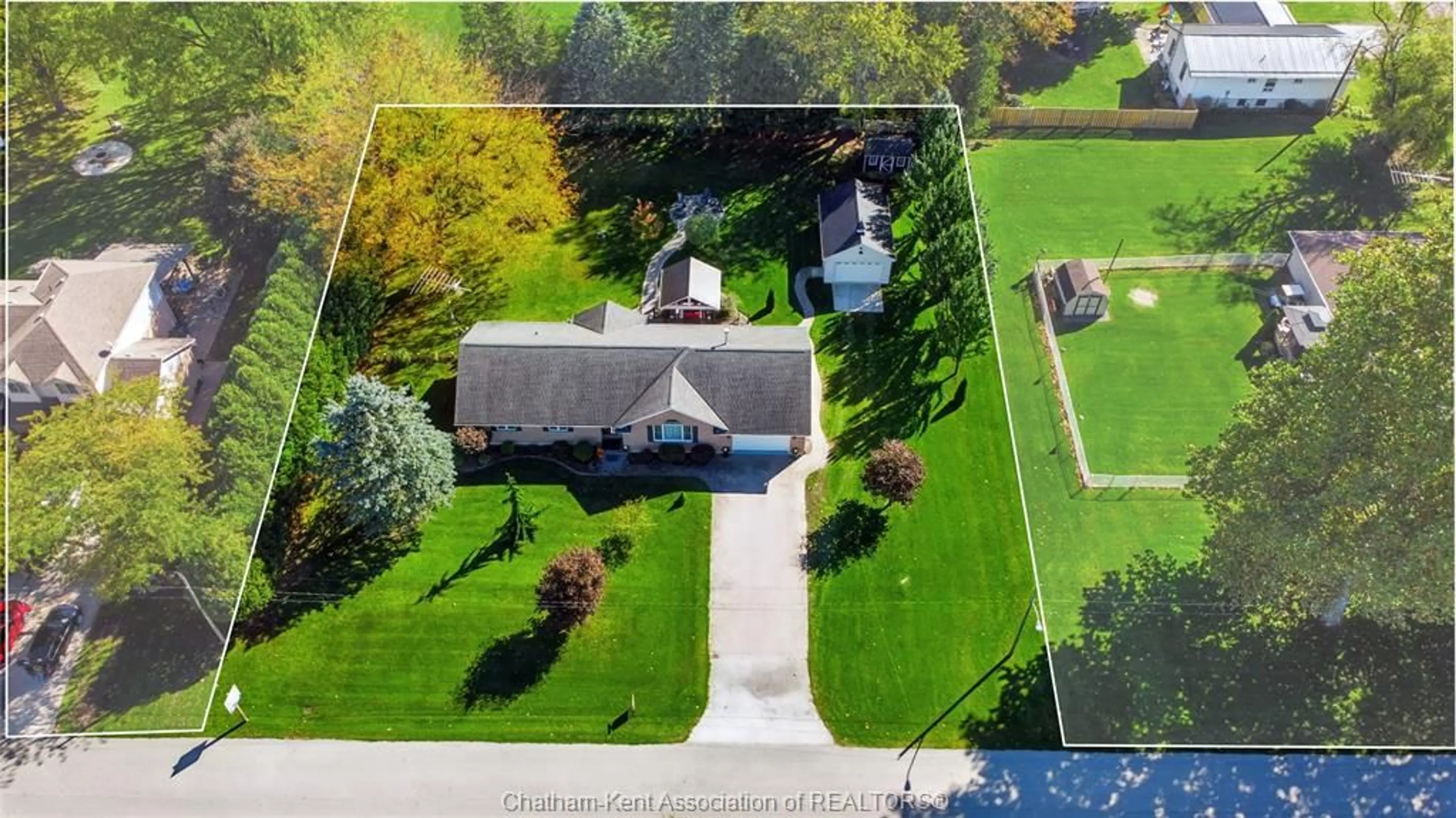 A pic from outside/outdoor area/front of a property/back of a property/a pic from drone, street for 201 CHERRY St, Bothwell Ontario N0P 1C0