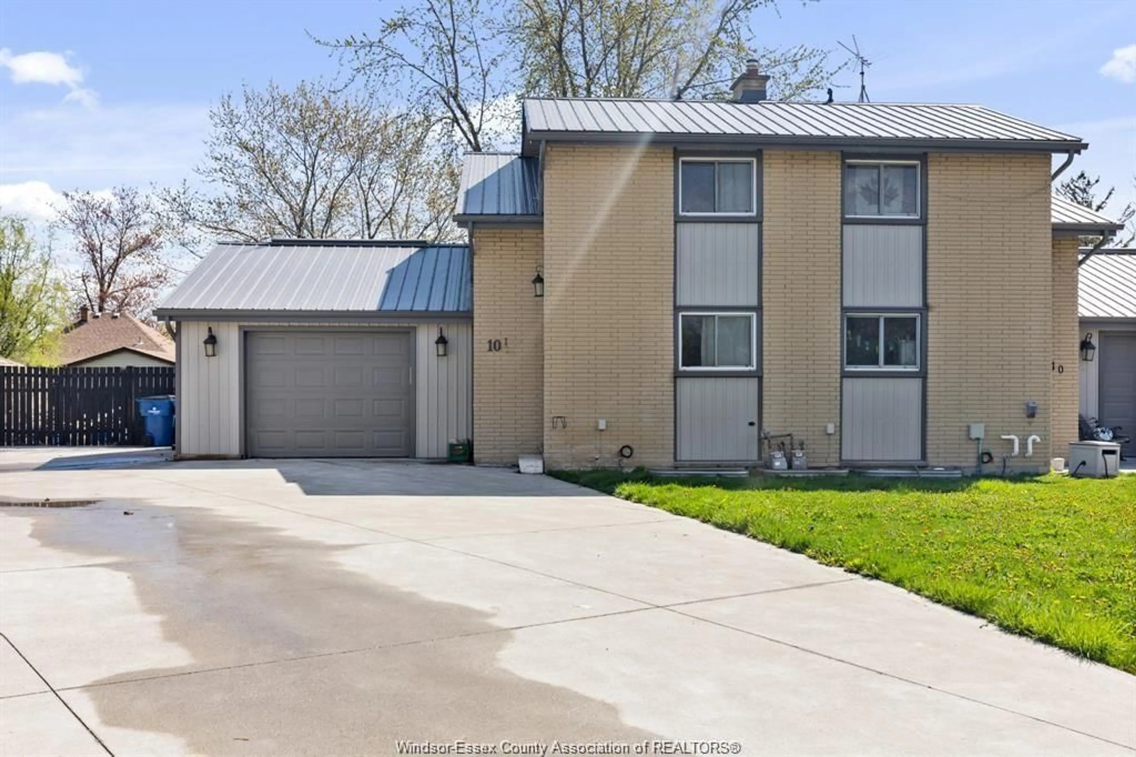 Home with vinyl exterior material, street for 10-10.5 VANIER Dr, Tilbury Ontario N0P 2L0