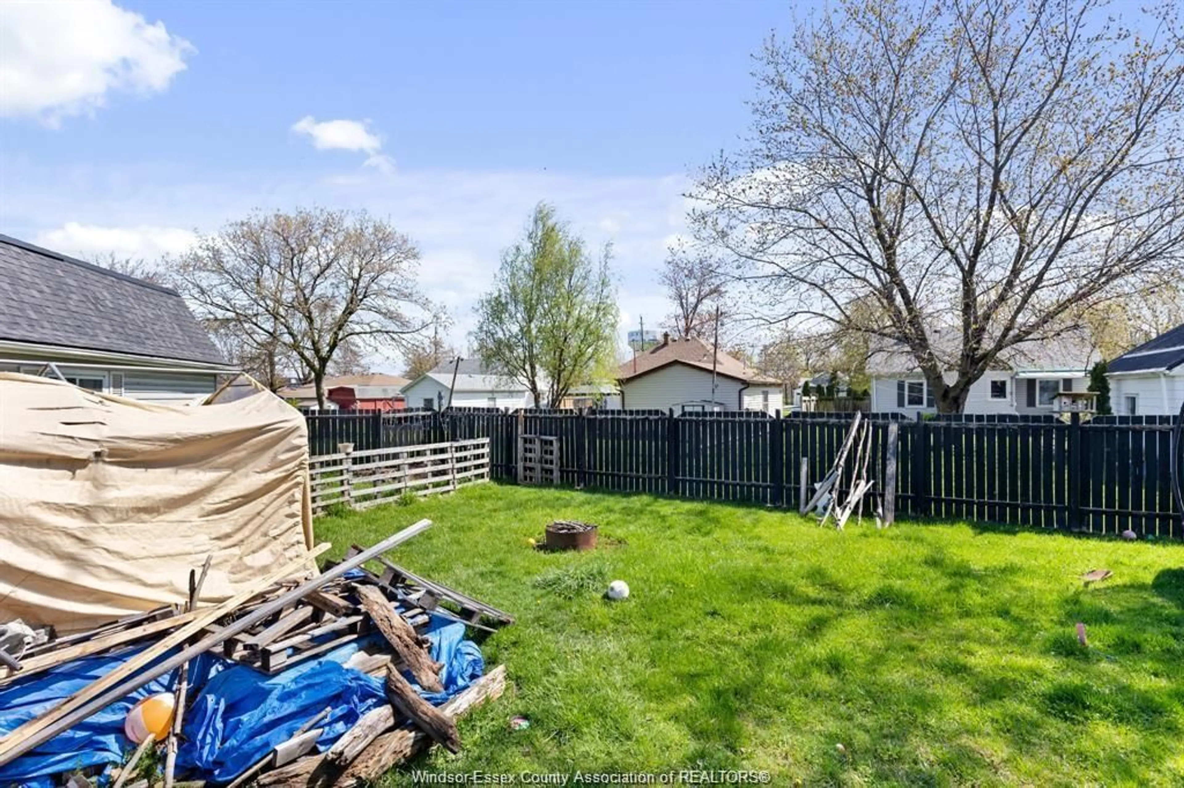 A pic from outside/outdoor area/front of a property/back of a property/a pic from drone, unknown for 10-10.5 VANIER Dr, Tilbury Ontario N0P 2L0