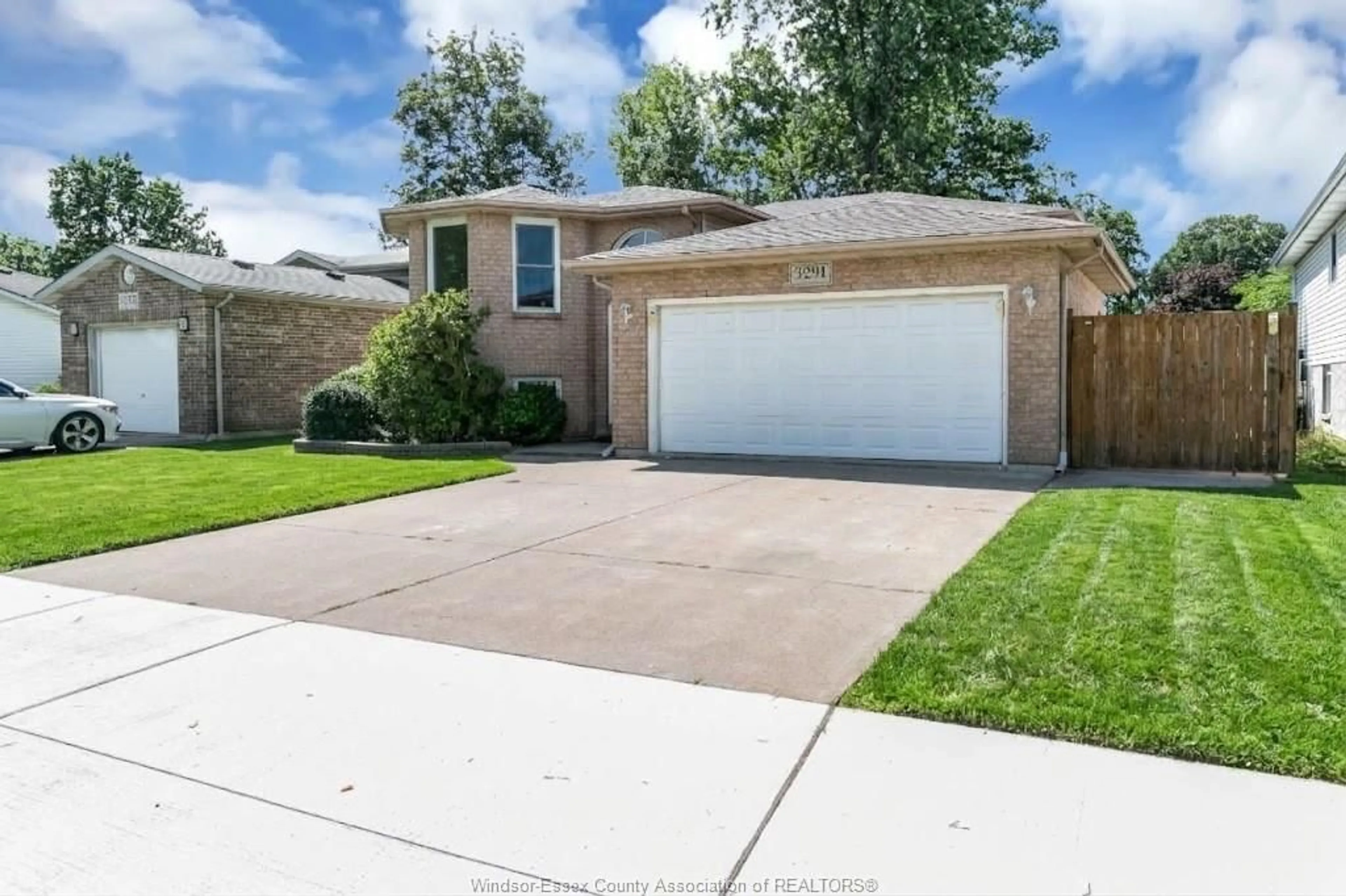 Unknown for 3291 CONSERVATION Dr, Windsor Ontario N8W 5P2