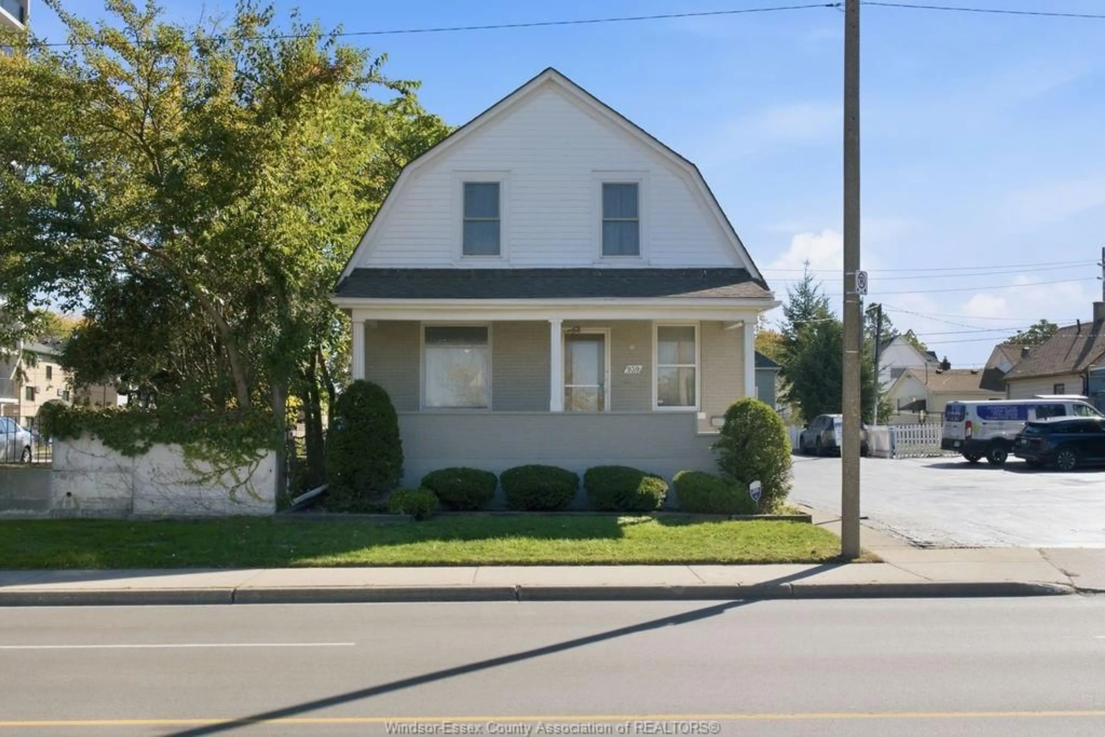 Unknown for 939 RIVERSIDE DR E, Windsor Ontario N9A 2T5