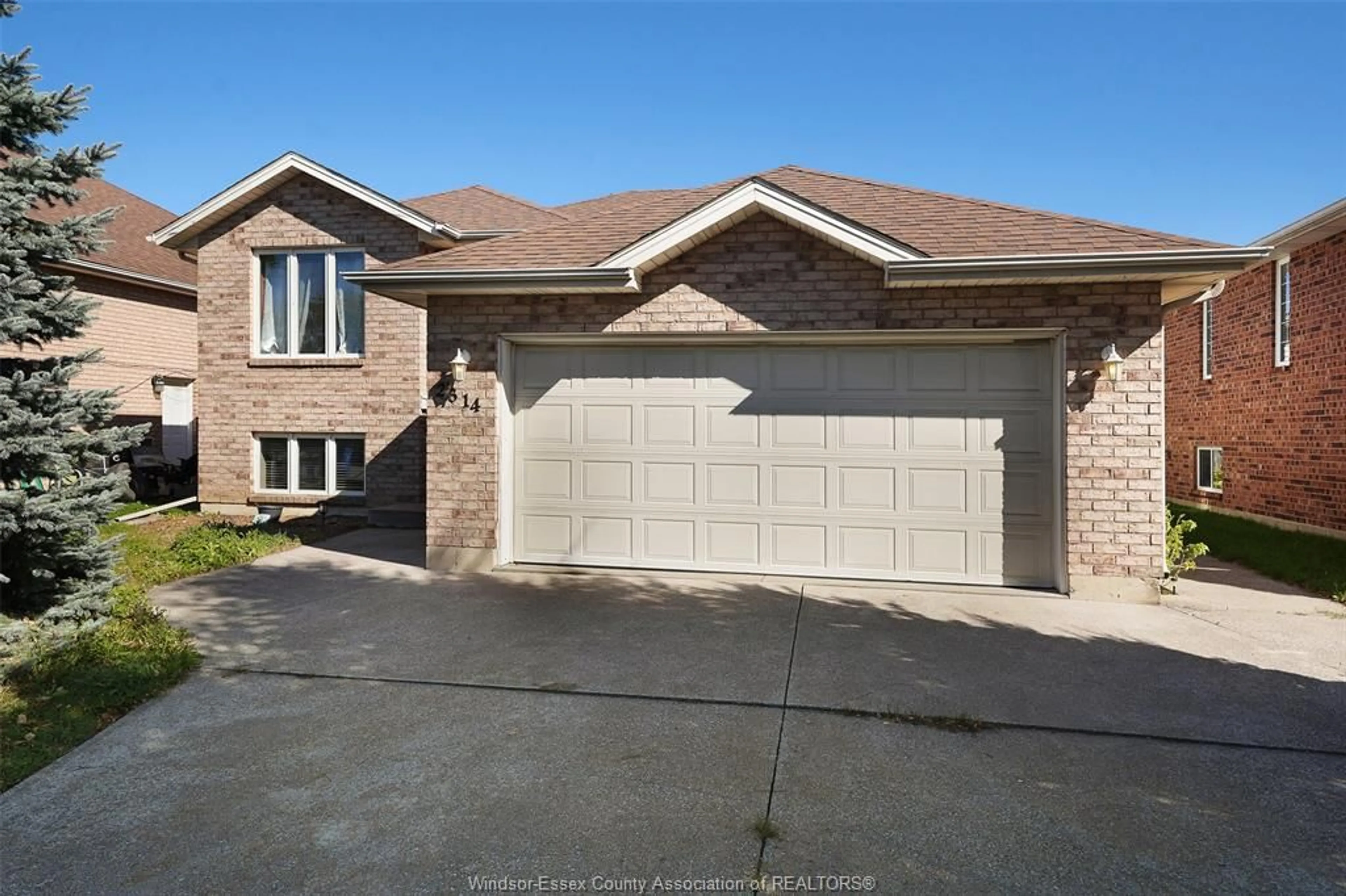 Home with brick exterior material, street for 2314 ST CLAIR Ave, Windsor Ontario N9E 4S7