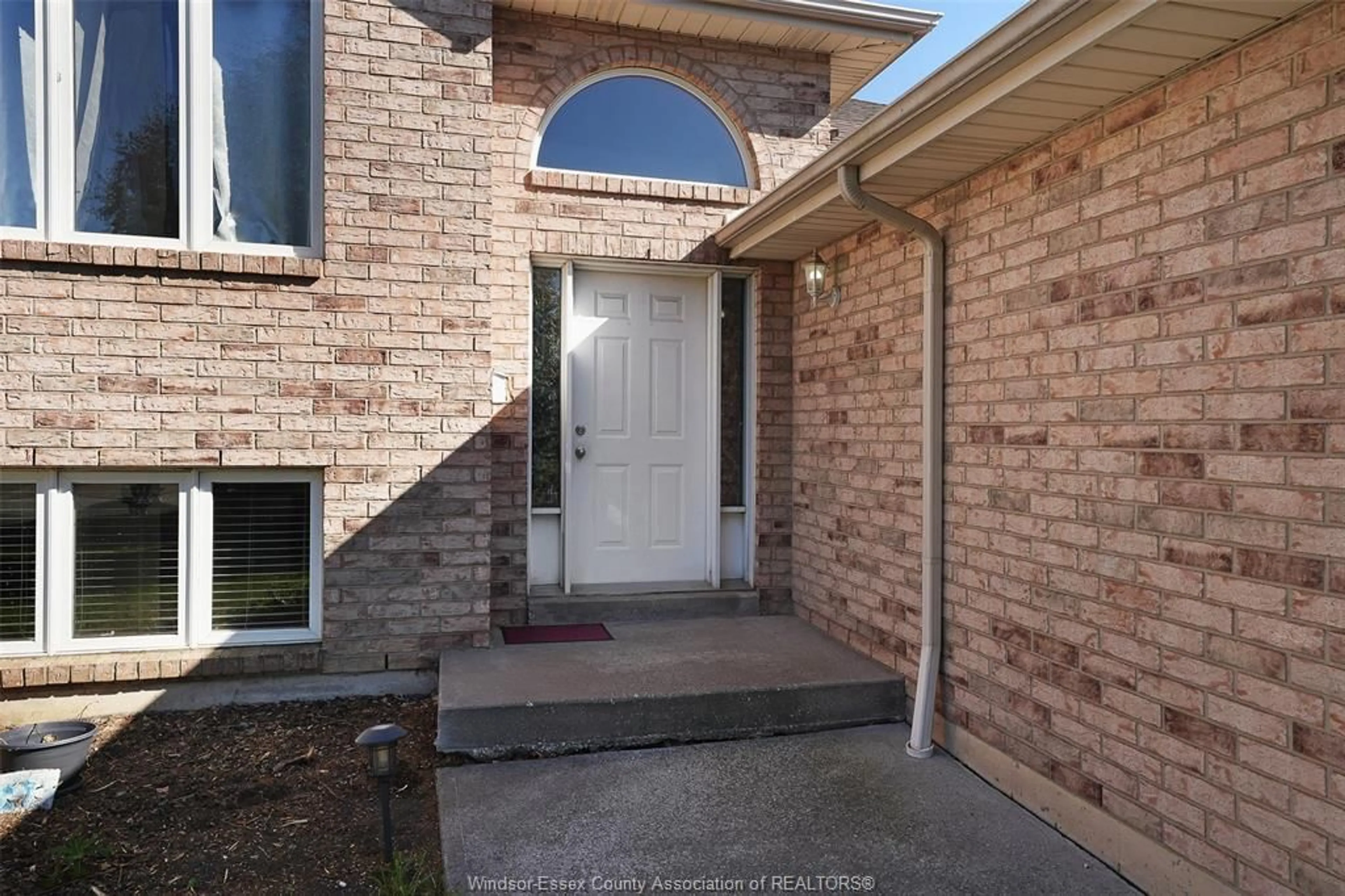 Home with brick exterior material, street for 2314 ST CLAIR Ave, Windsor Ontario N9E 4S7