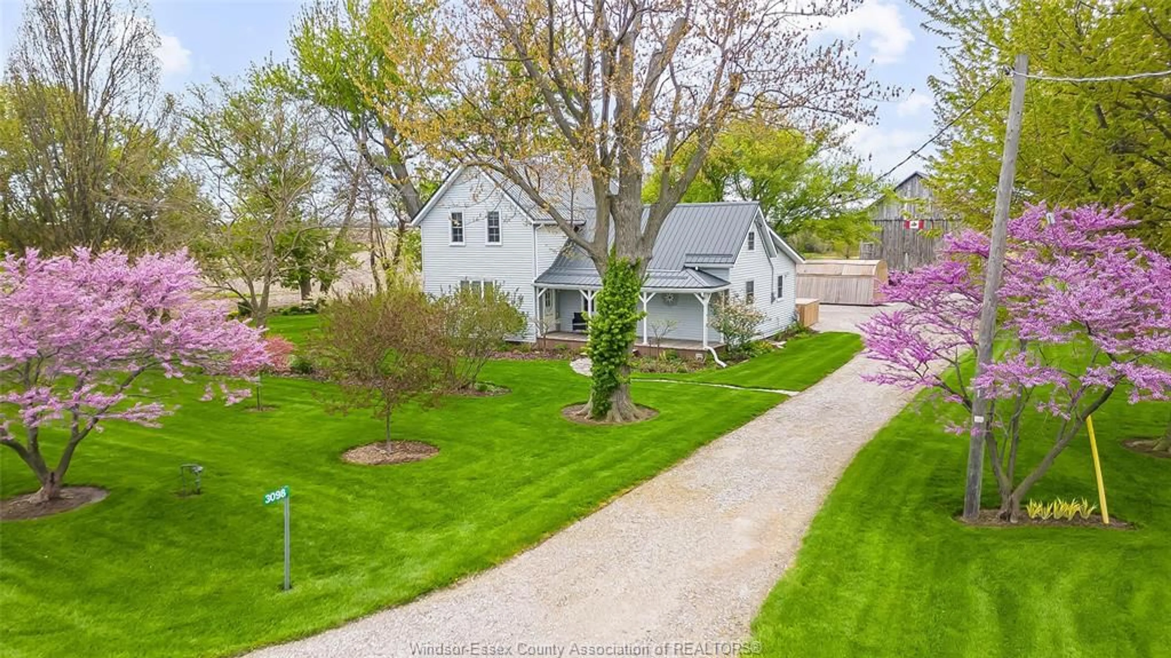 A pic from outside/outdoor area/front of a property/back of a property/a pic from drone, street for 3098 3RD CONCESSION Rd, Harrow Ontario N0R 1G0